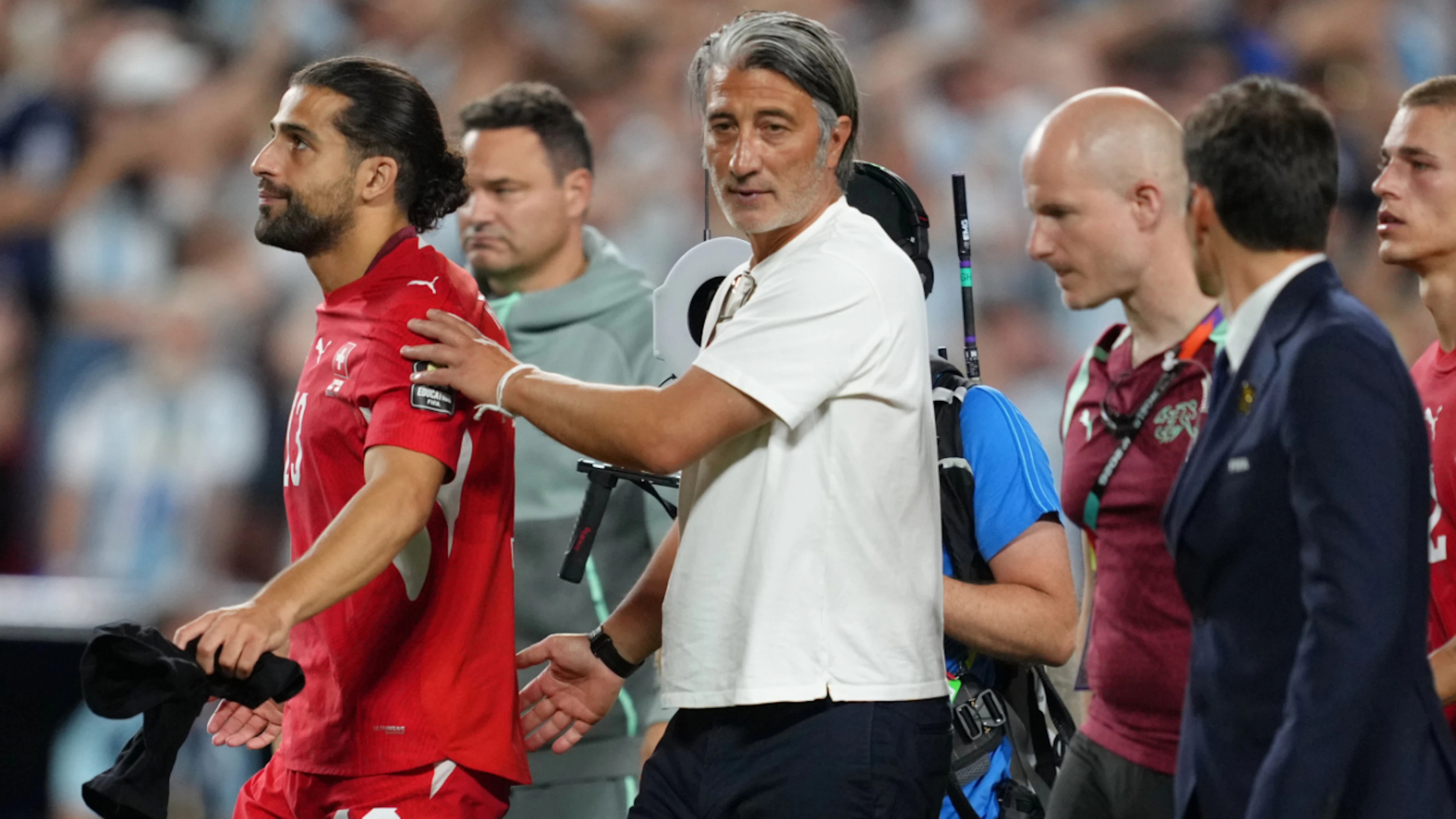 Yakin hadert nach dem Viertelfinal-Aus mit dem Platzverweis