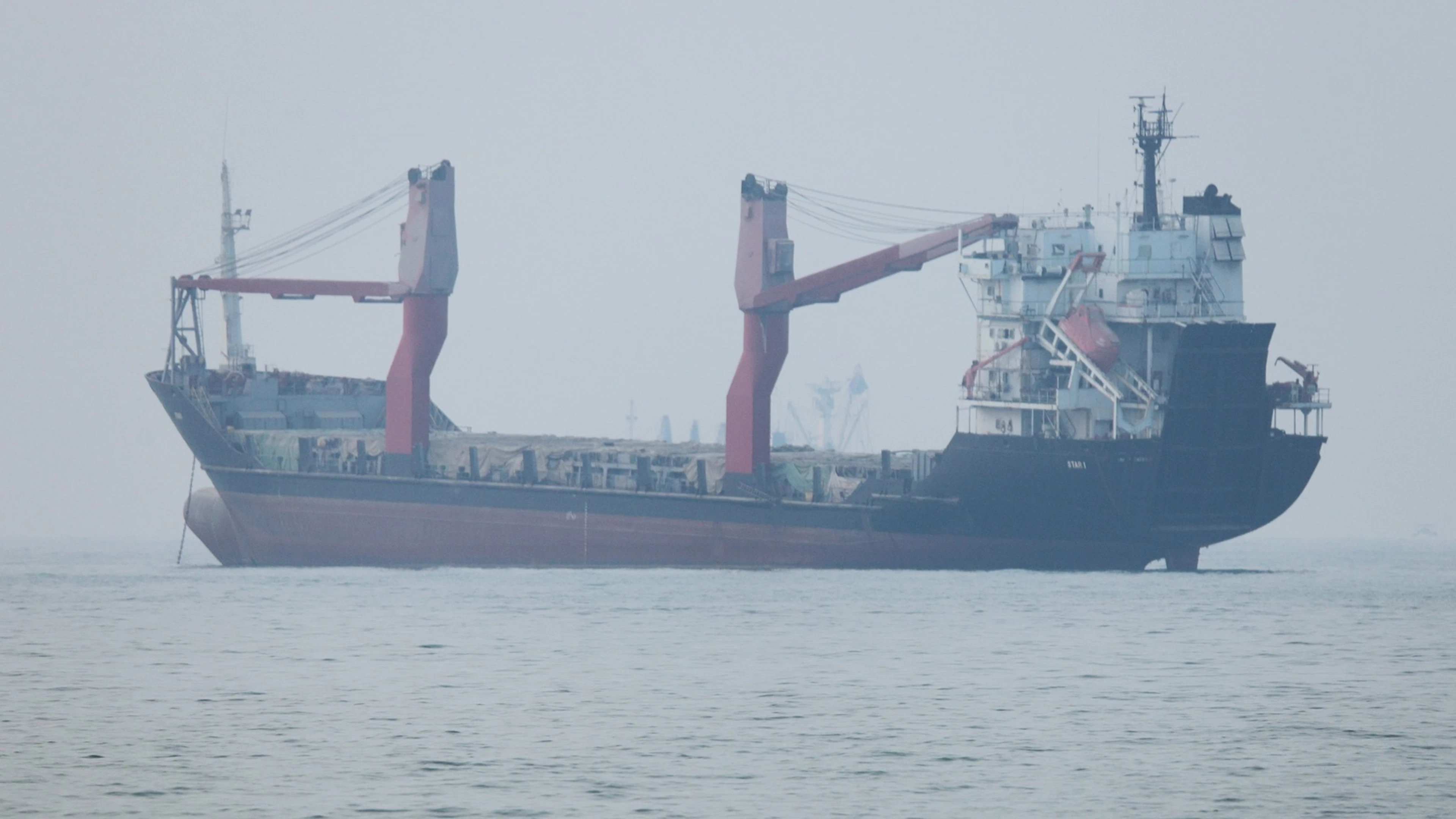 Hormuz torna al centro dello scontro: Iran e USA si accusano