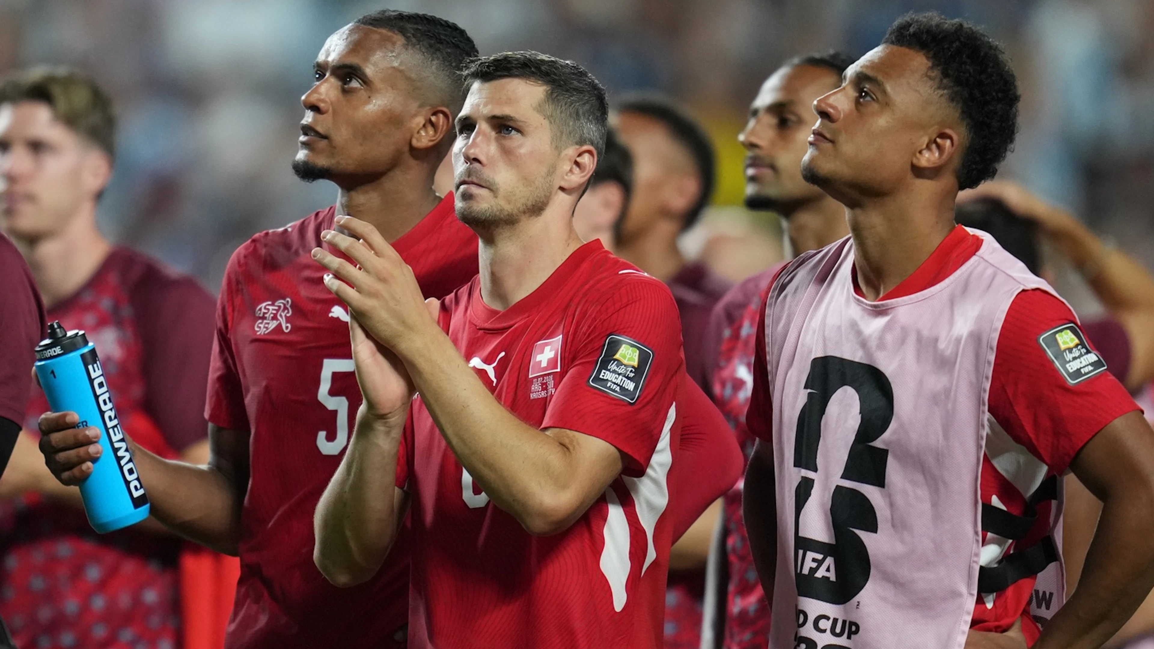 Embolo viene espulso e bocciato - e non è l'unico -, bene Kobel, Xhaka e Ndoye e Elvedi