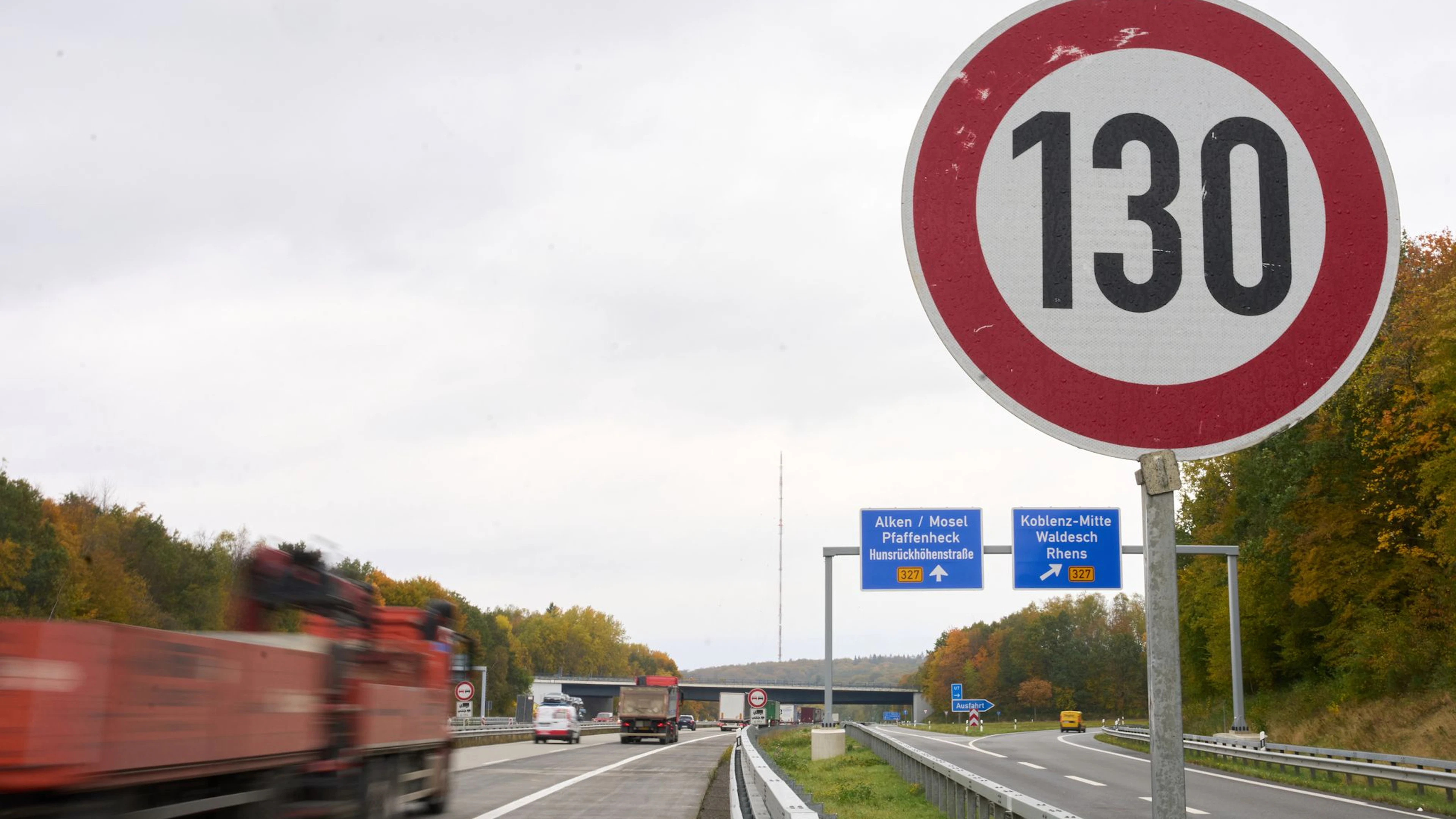 Wer zu schnell fährt, soll künftig automatisch ausgebremst werden