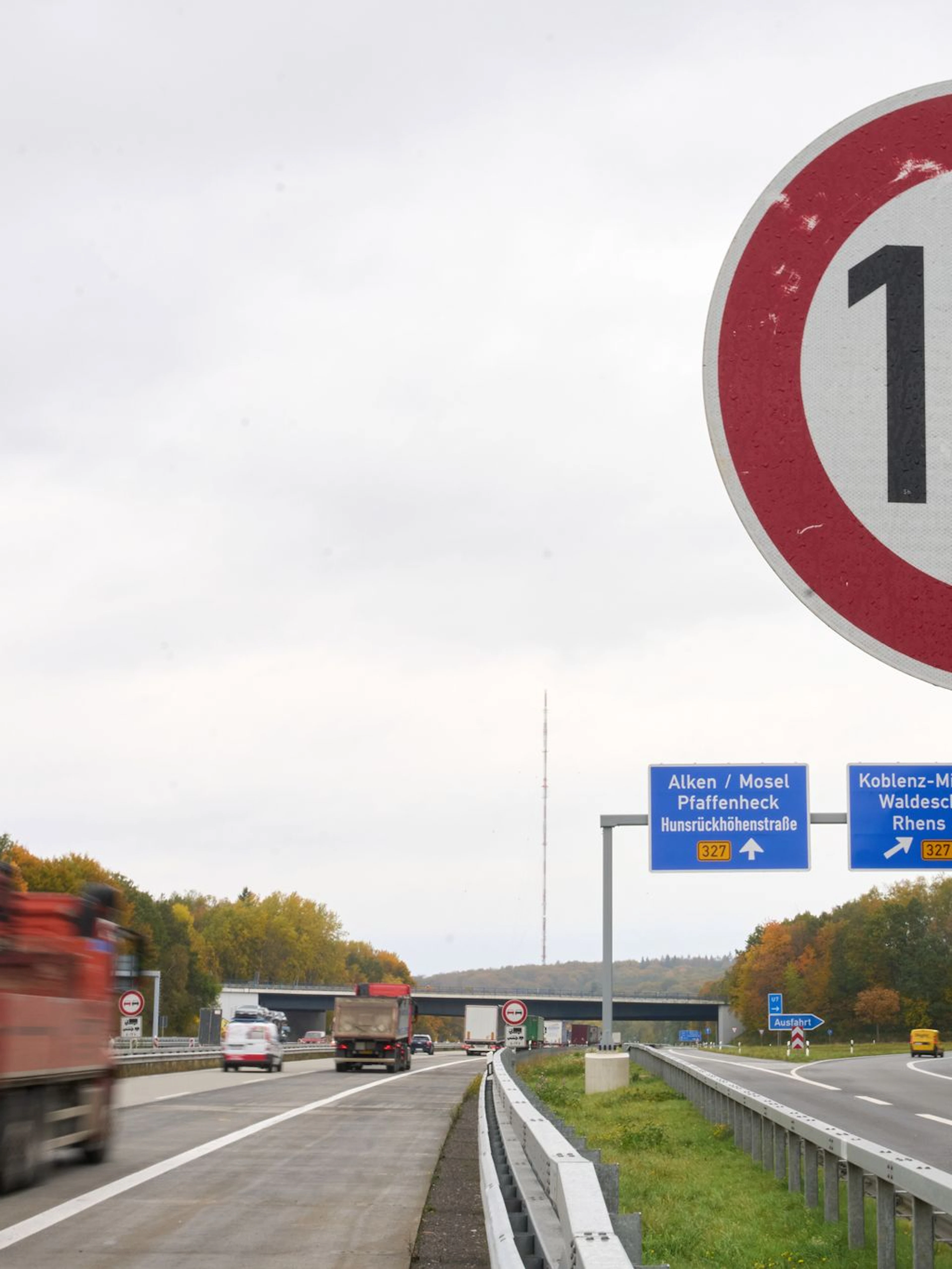 Wer zu schnell fährt, soll künftig automatisch ausgebremst werden