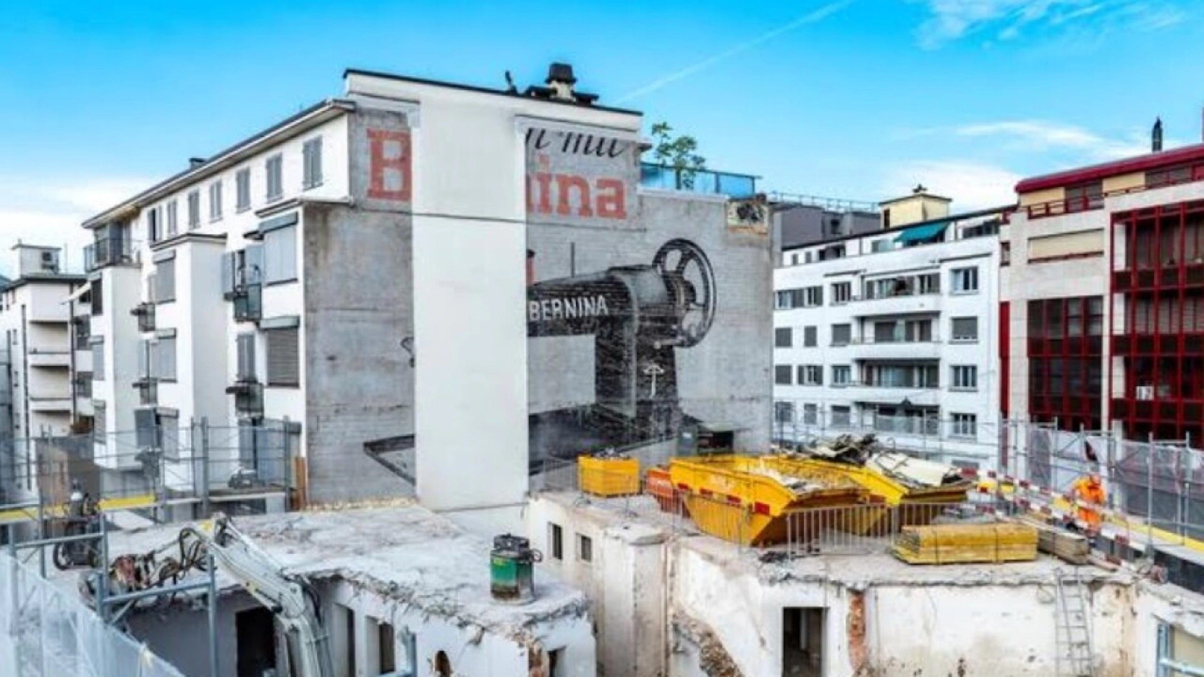 Une pub gigantesque de 1941 réapparaît lors de la destruction d'une maison