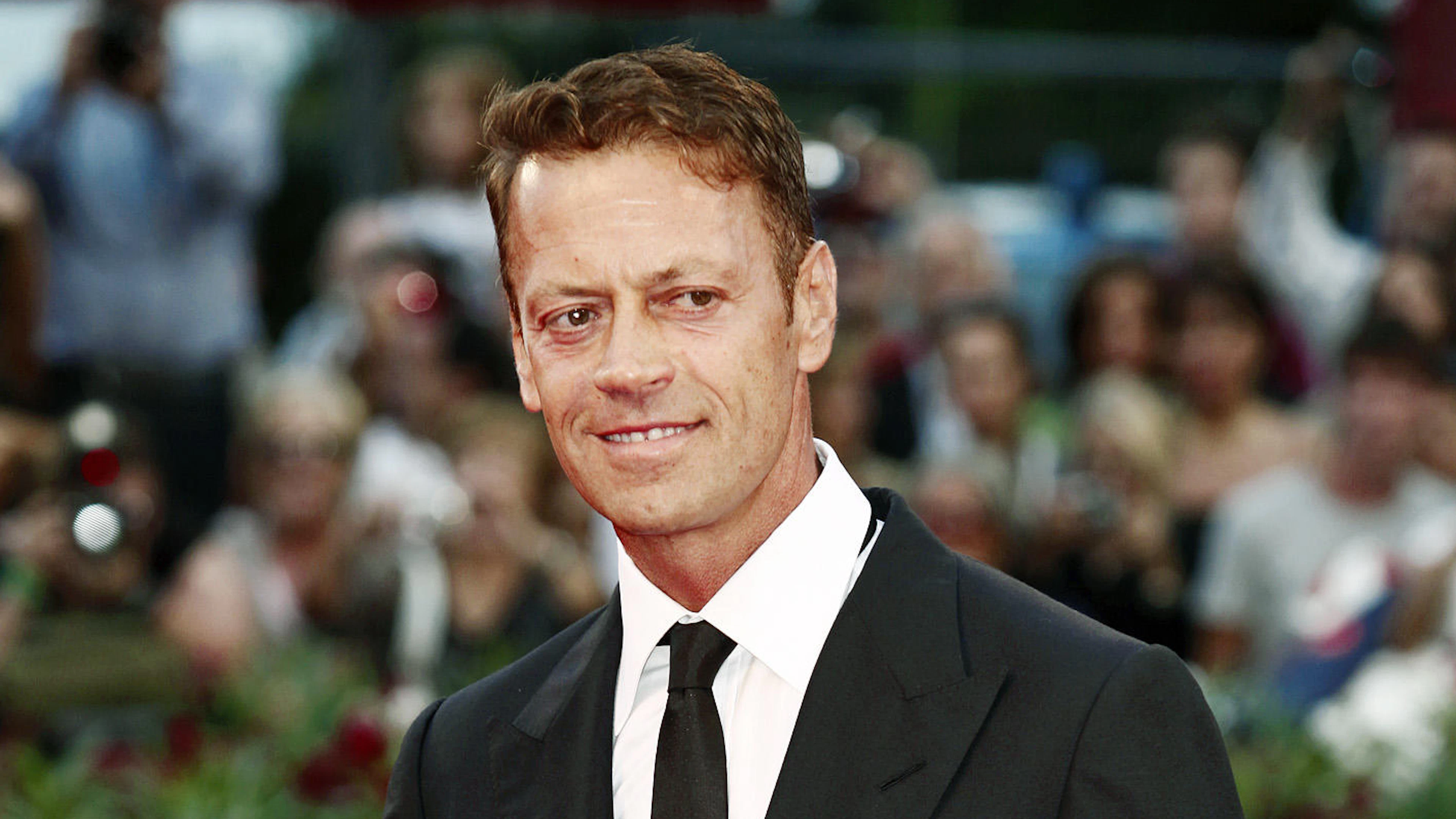 Rocco Siffredi avverte chi sogna guadagni facili su OnlyFans: «Così ti rovini la vita»