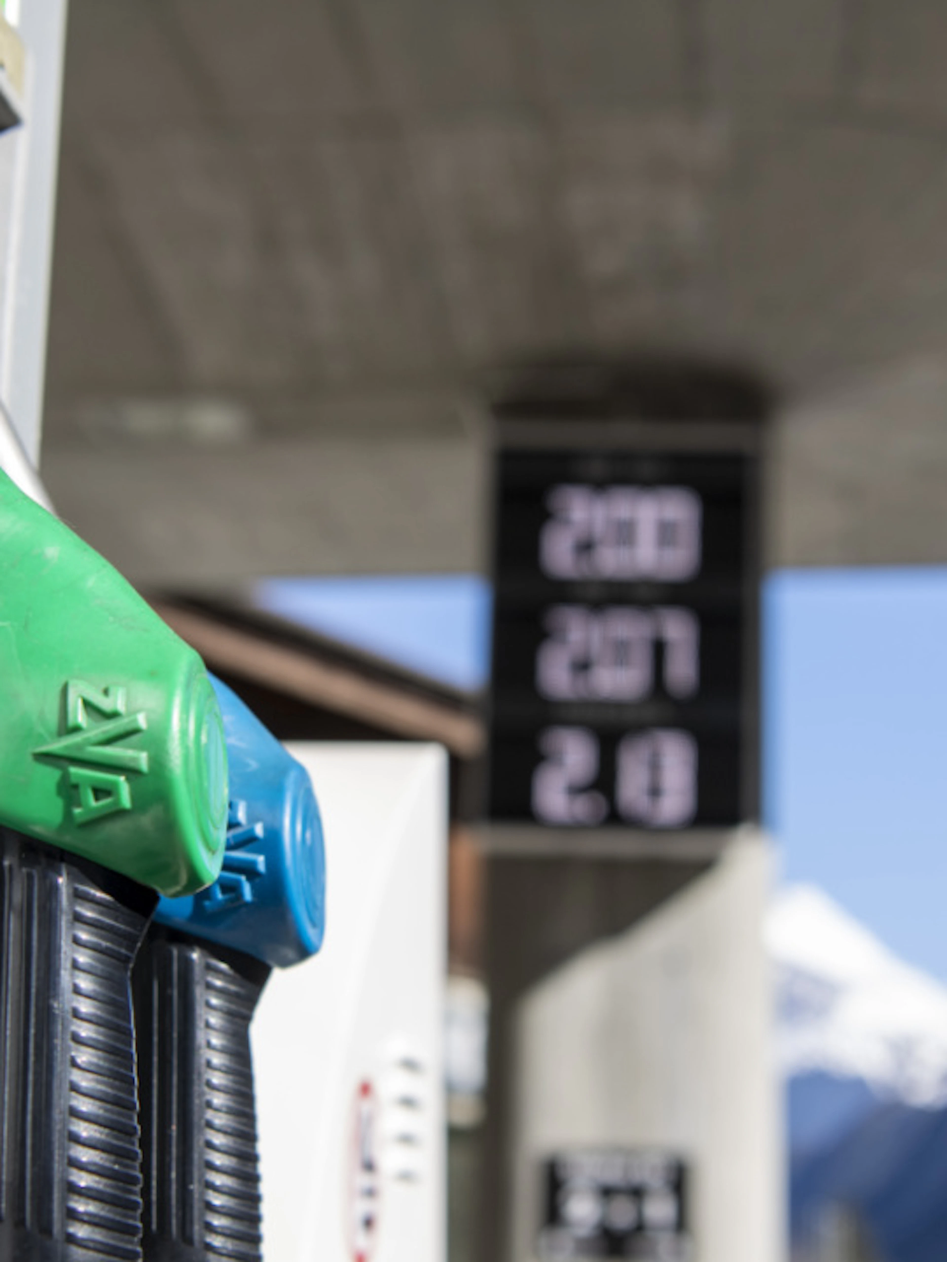 Il prezzo di benzina e diesel torna a crescere in Svizzera