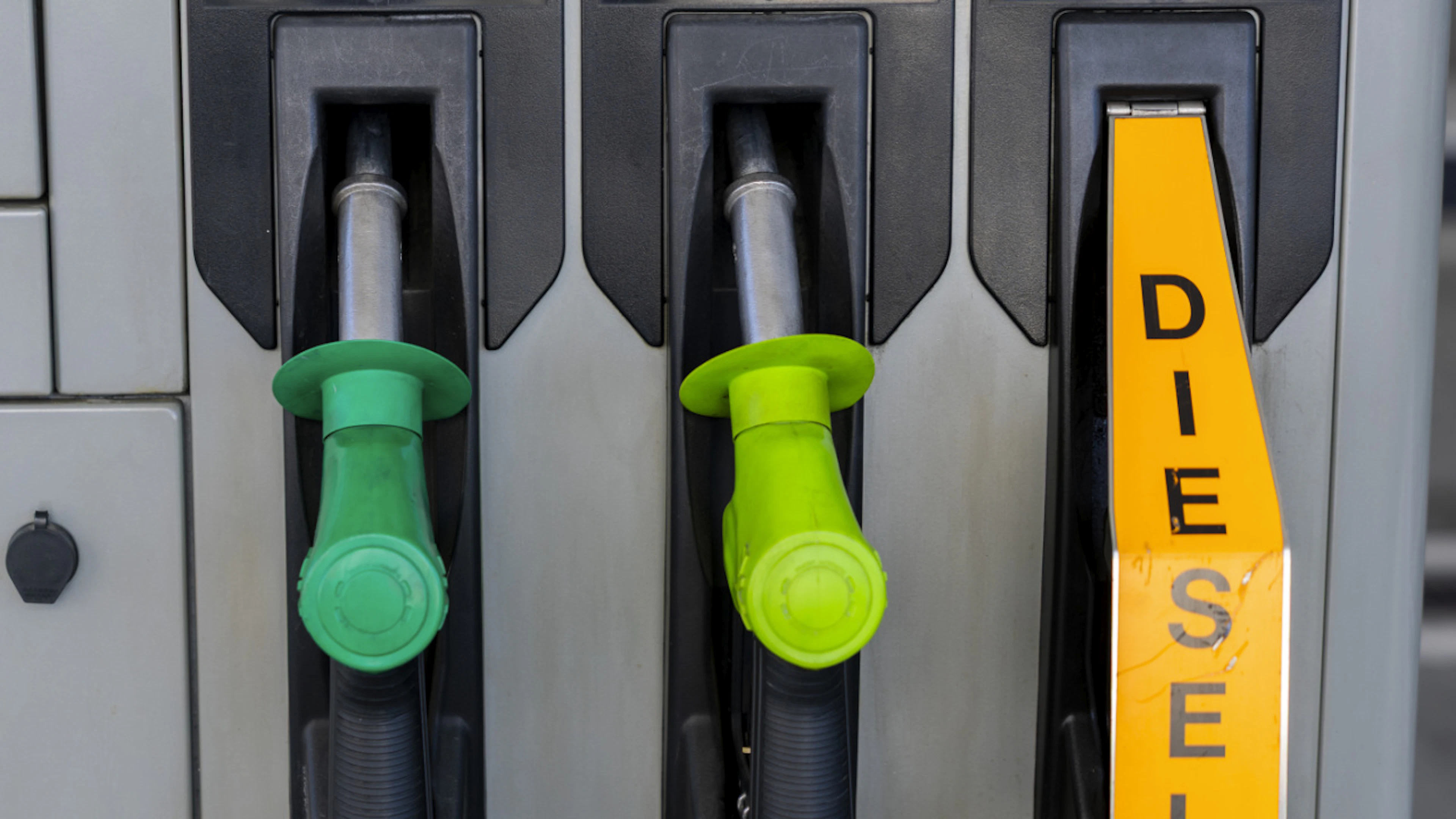 Just in time for the start of summer vacation in the Canton of Zurich, gas prices in Switzerland have risen again. (File photo)