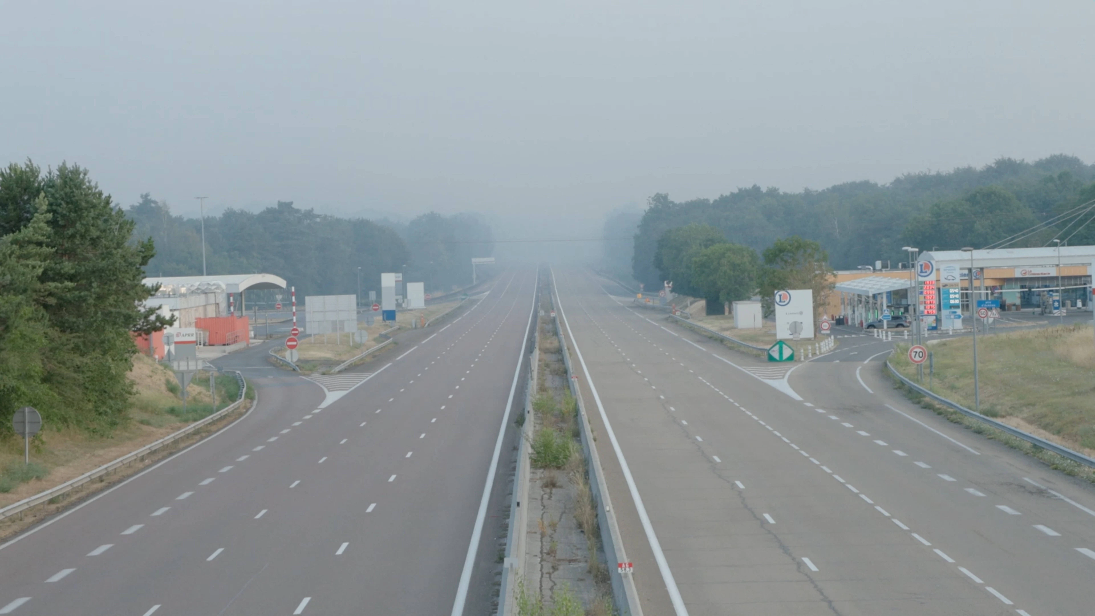 La fumée visible sur l'autoroute A6 ce matin du 13 juillet.