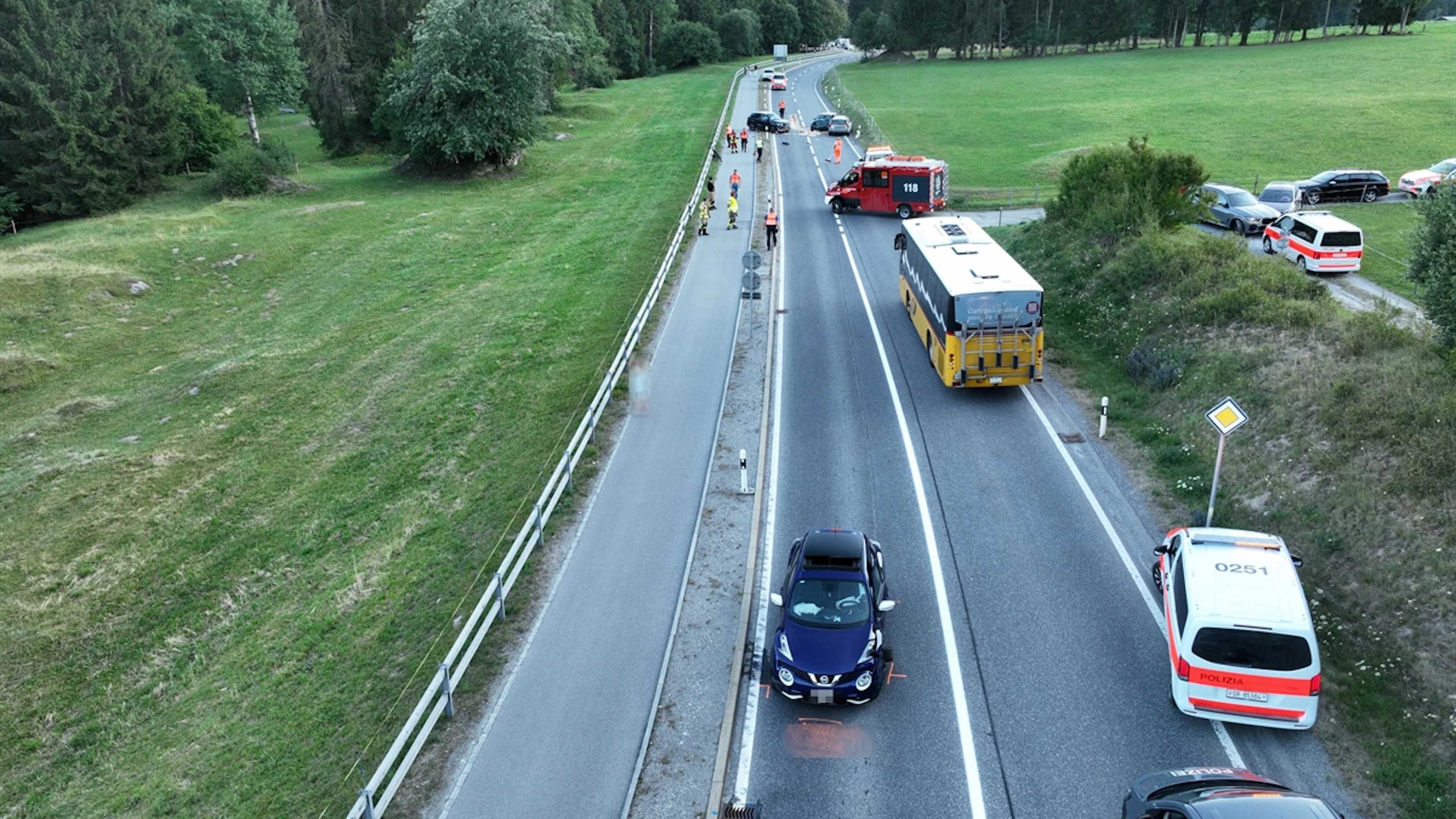 Vier Autos crashen in Flims GR – sechs Verletzte