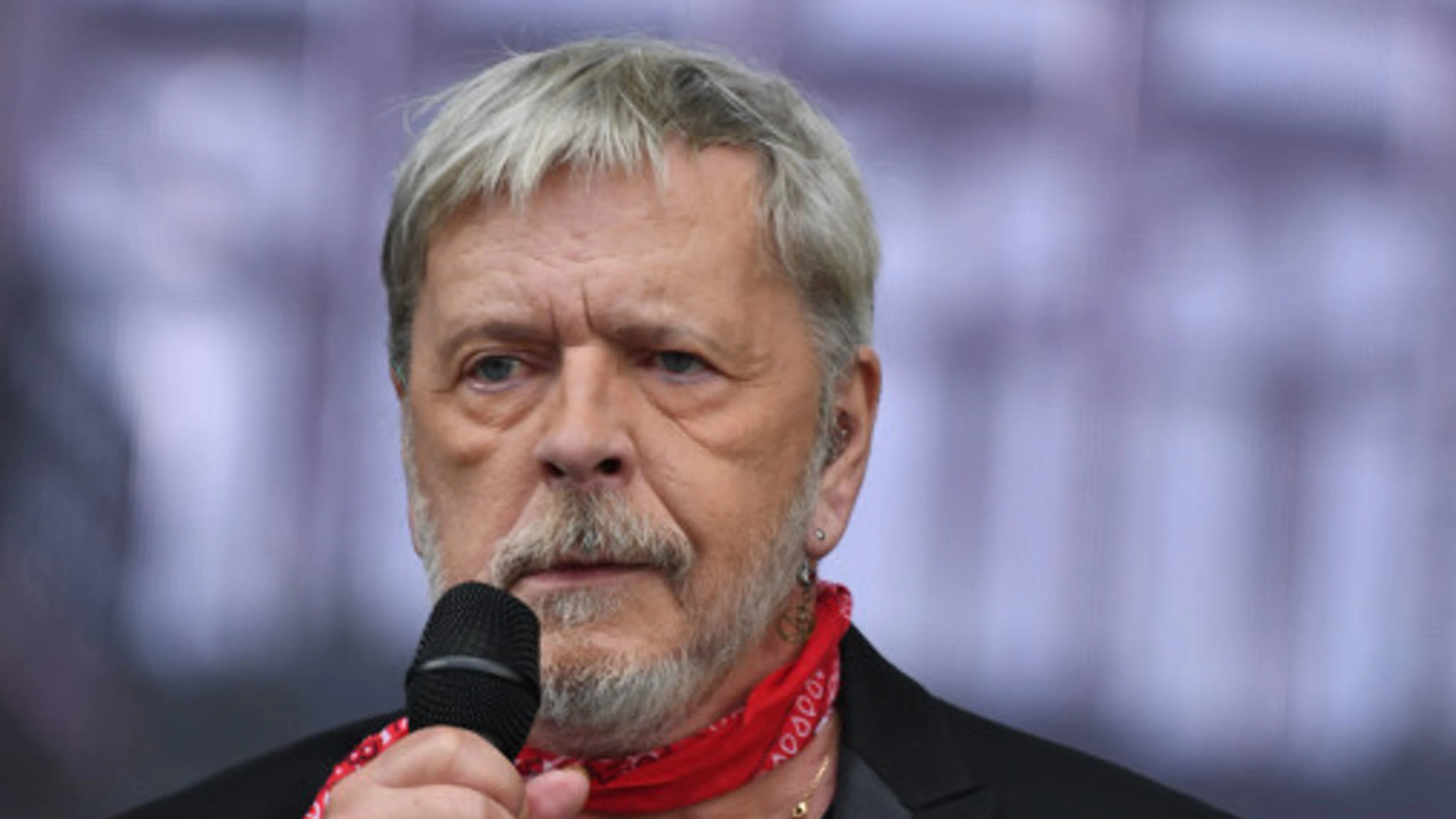Renaud a créé la surprise en rejoignant Yvan Cujious sur scène. (Archives)