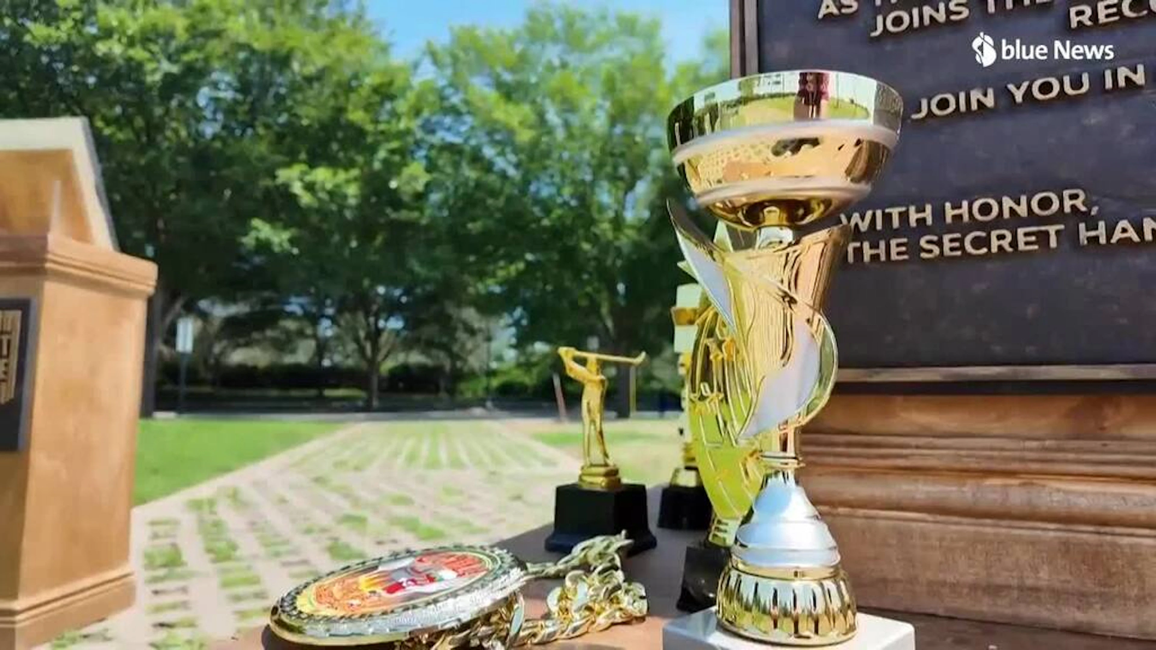 Kuriose Protestaktion: Der Friedensnobelpreis muss warten – Trump bekommt erst einmal diesen Pokal