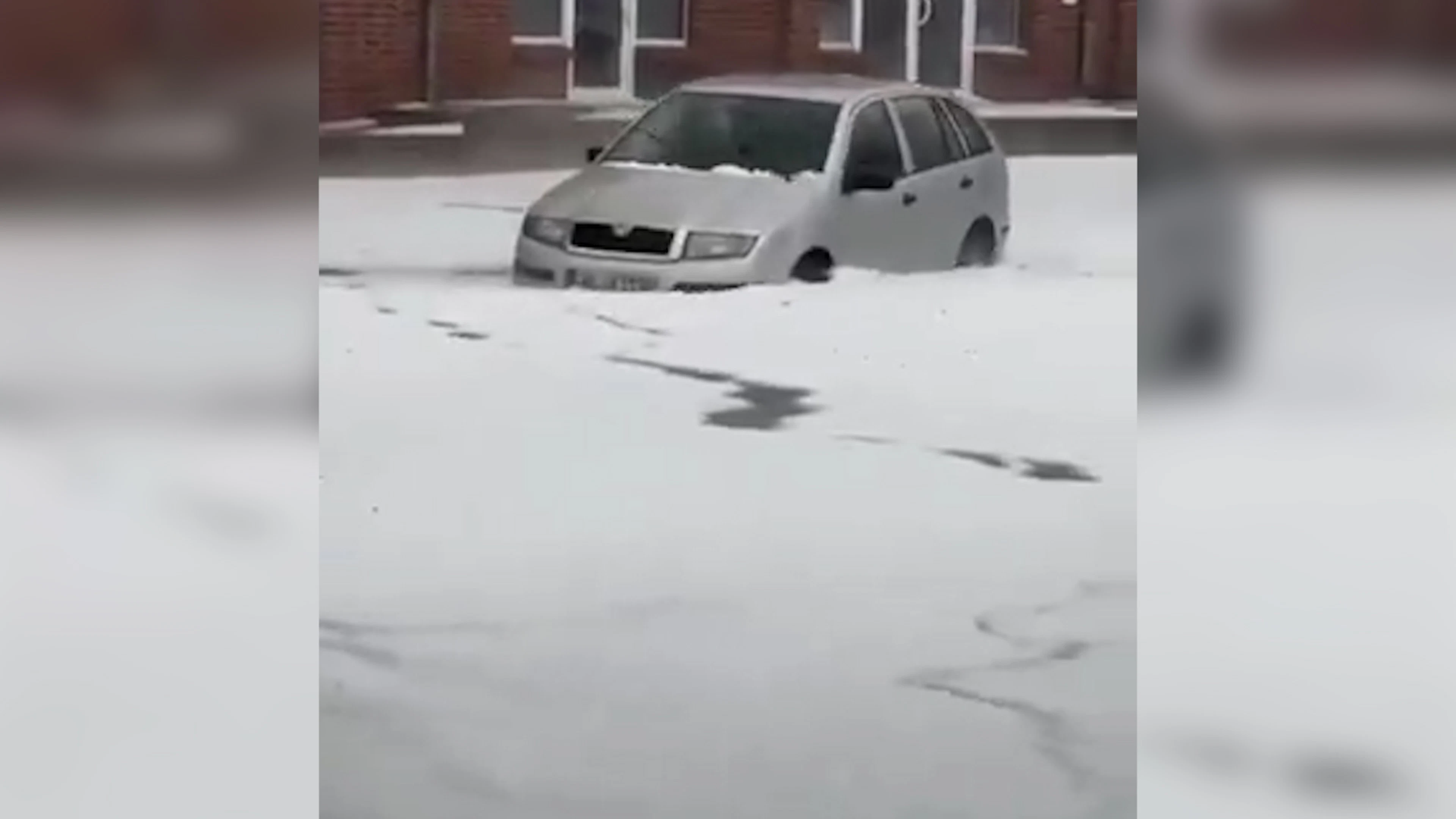 Riesen-Hagel und Sturzfluten sorgen für Chaos
