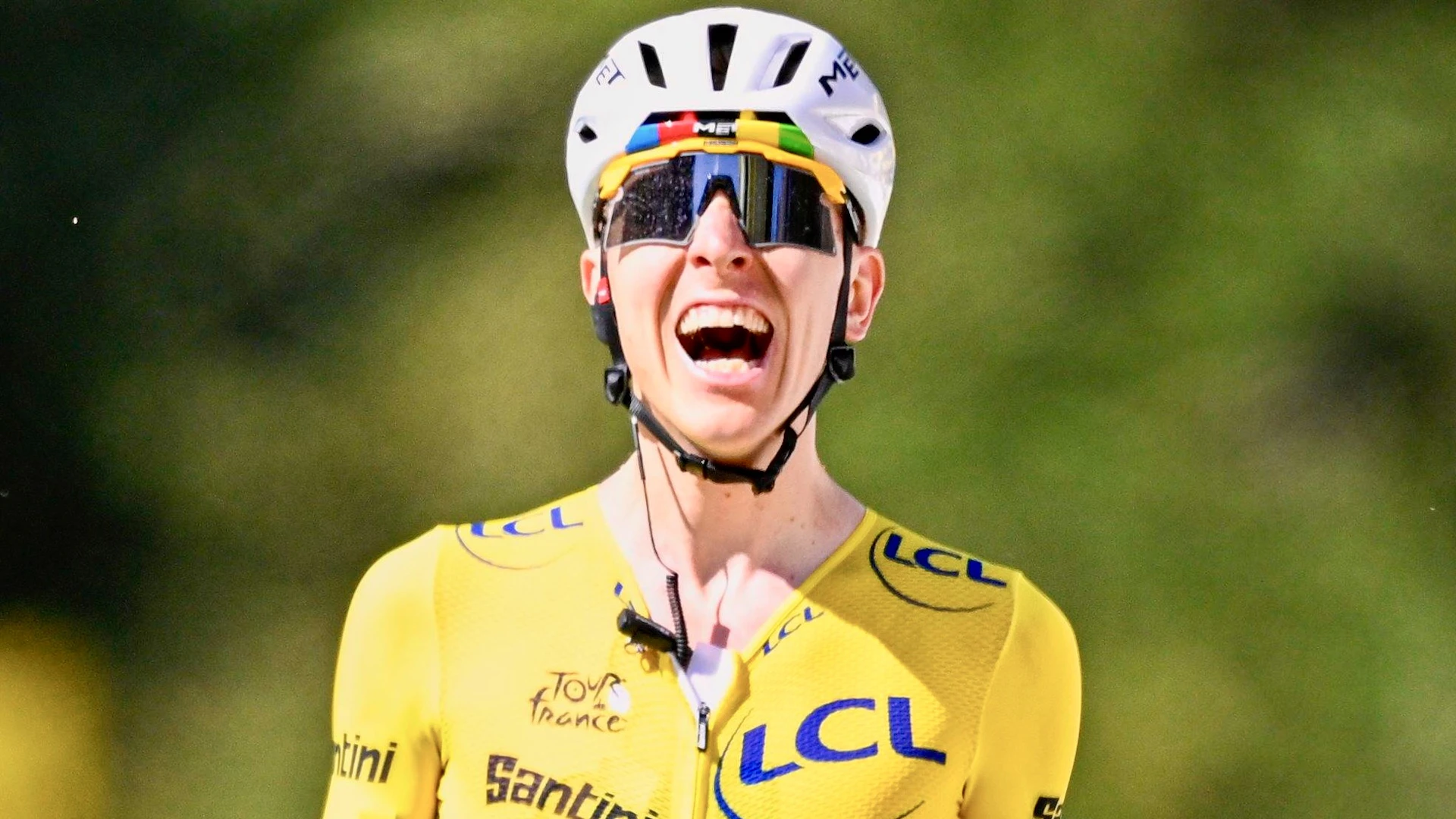 Tadej Pogacar s'est imposé en solitaire mardi au Lioran lors de la 10e étape du Tour de France.