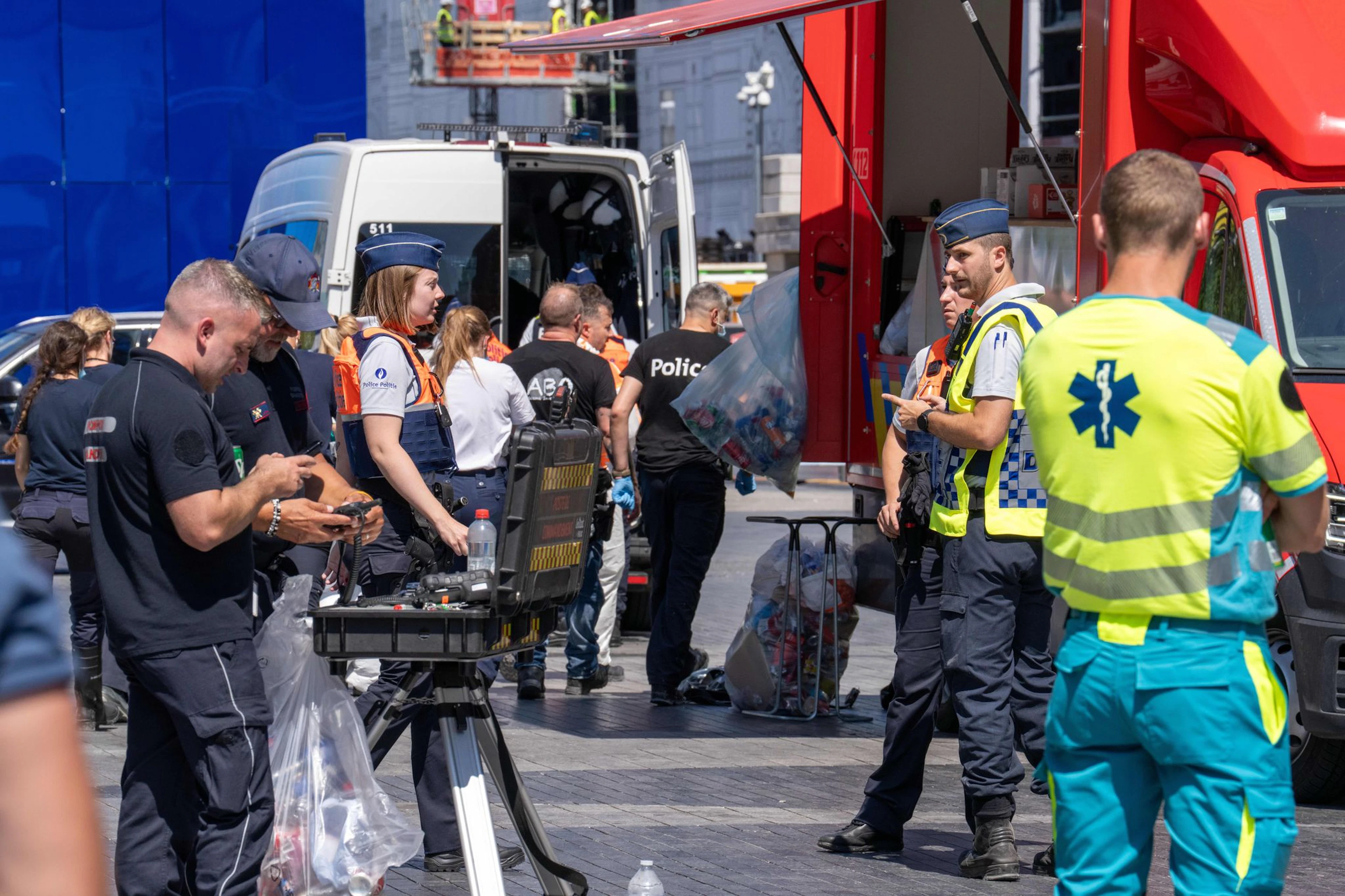 Rettungskräfte und Forensiker sind im Einsatz.