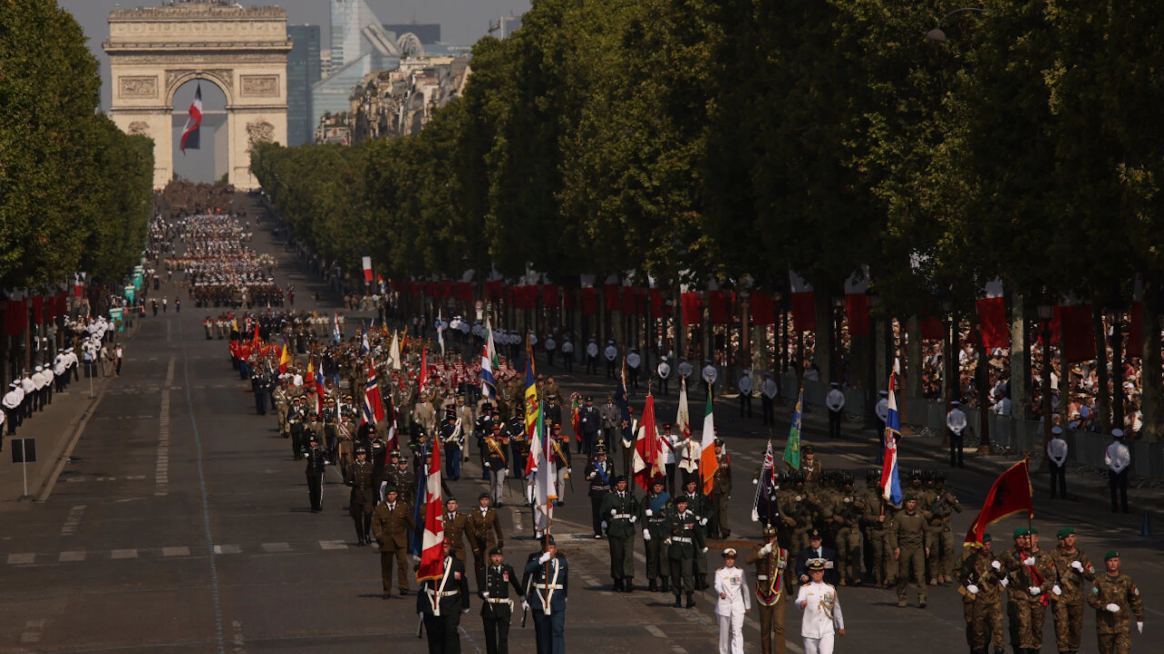 Grösste Militärparade unter Macron – Ukraine im Fokus