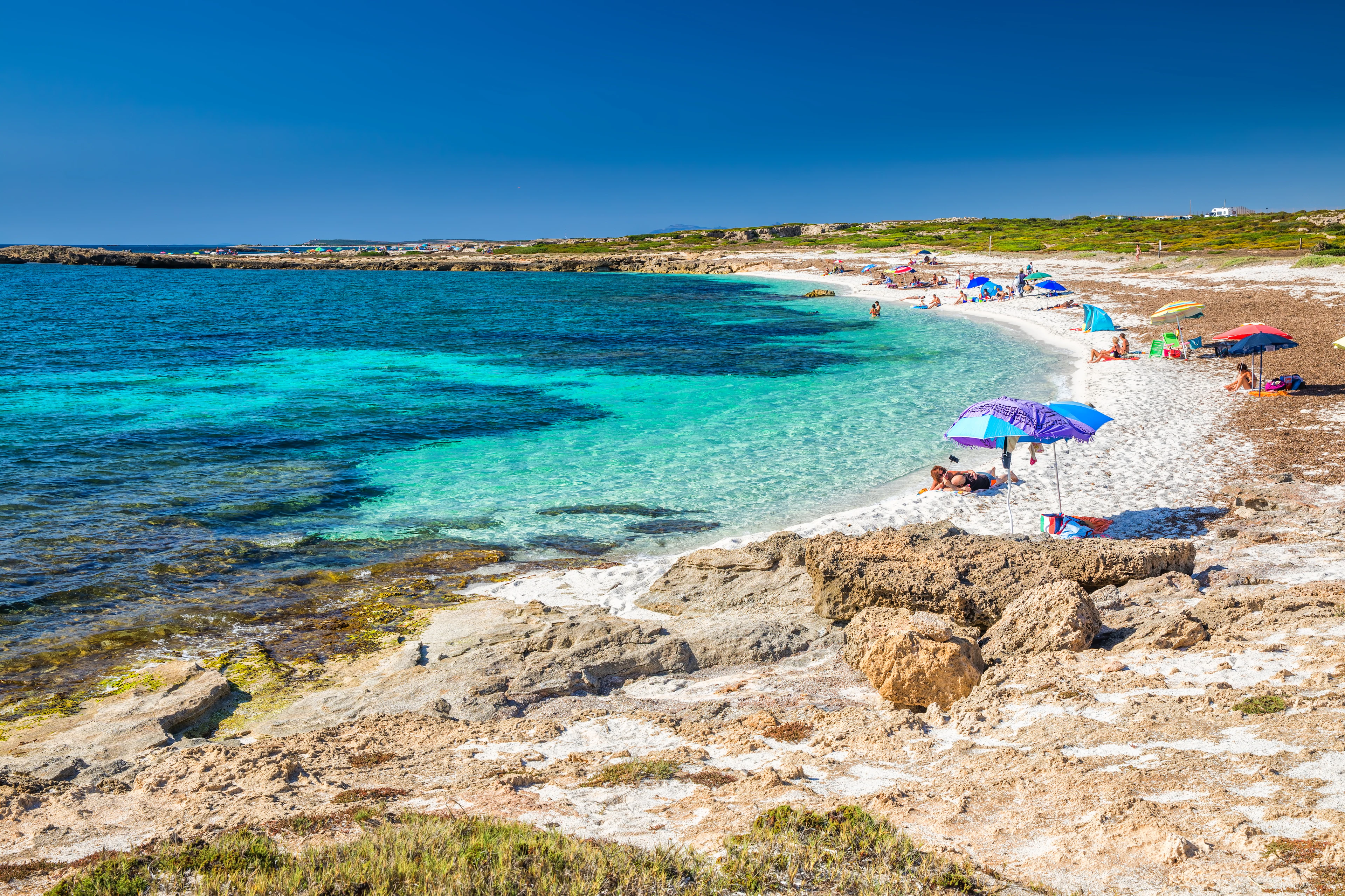 La spiaggia di Is Arutas è conosciuta come la «spiaggia dei chicchi di riso» e si contraddistingue per i suoi granelli di quarzo particolarmente fini. (Immagine simbolica)