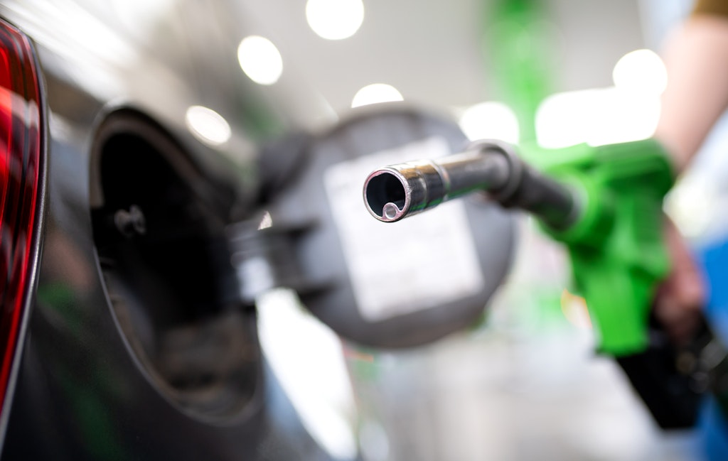bluewin.ch - Drivers pay up to 3.50 francs per liter of gas