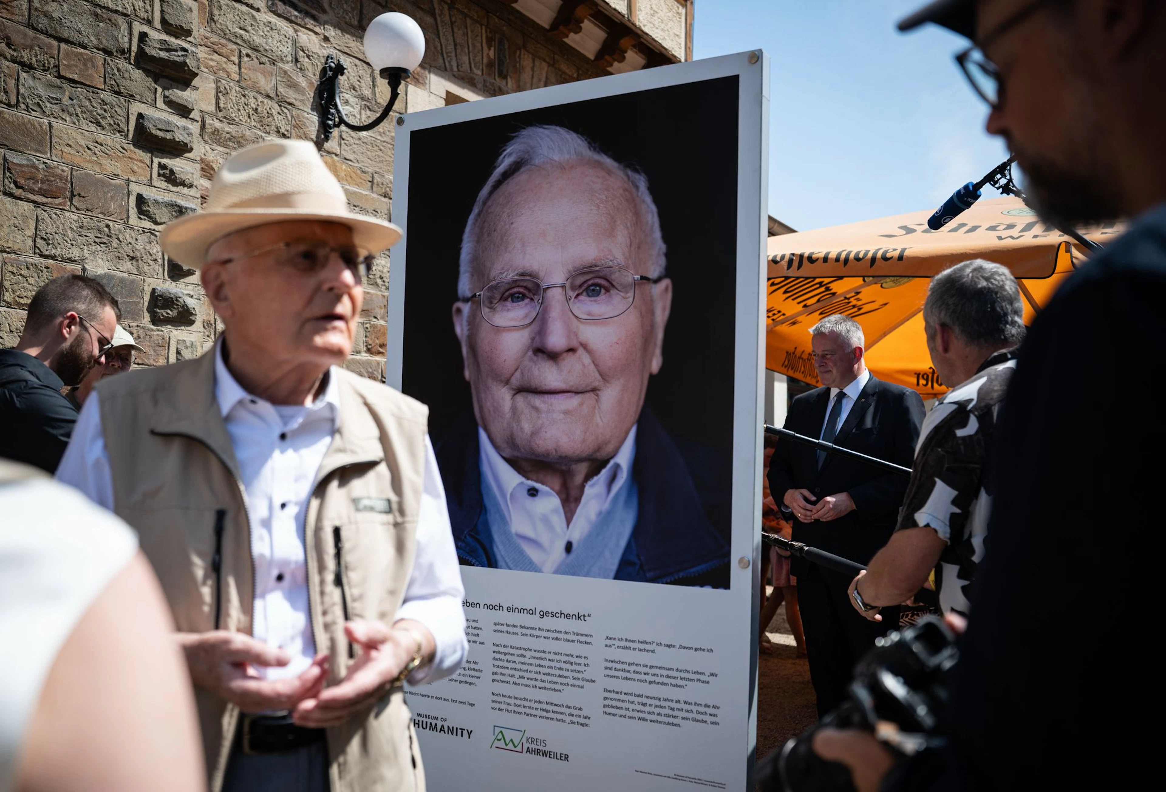 Eberhard Schimanski verlor in der Flutnacht alles, was er liebte. 