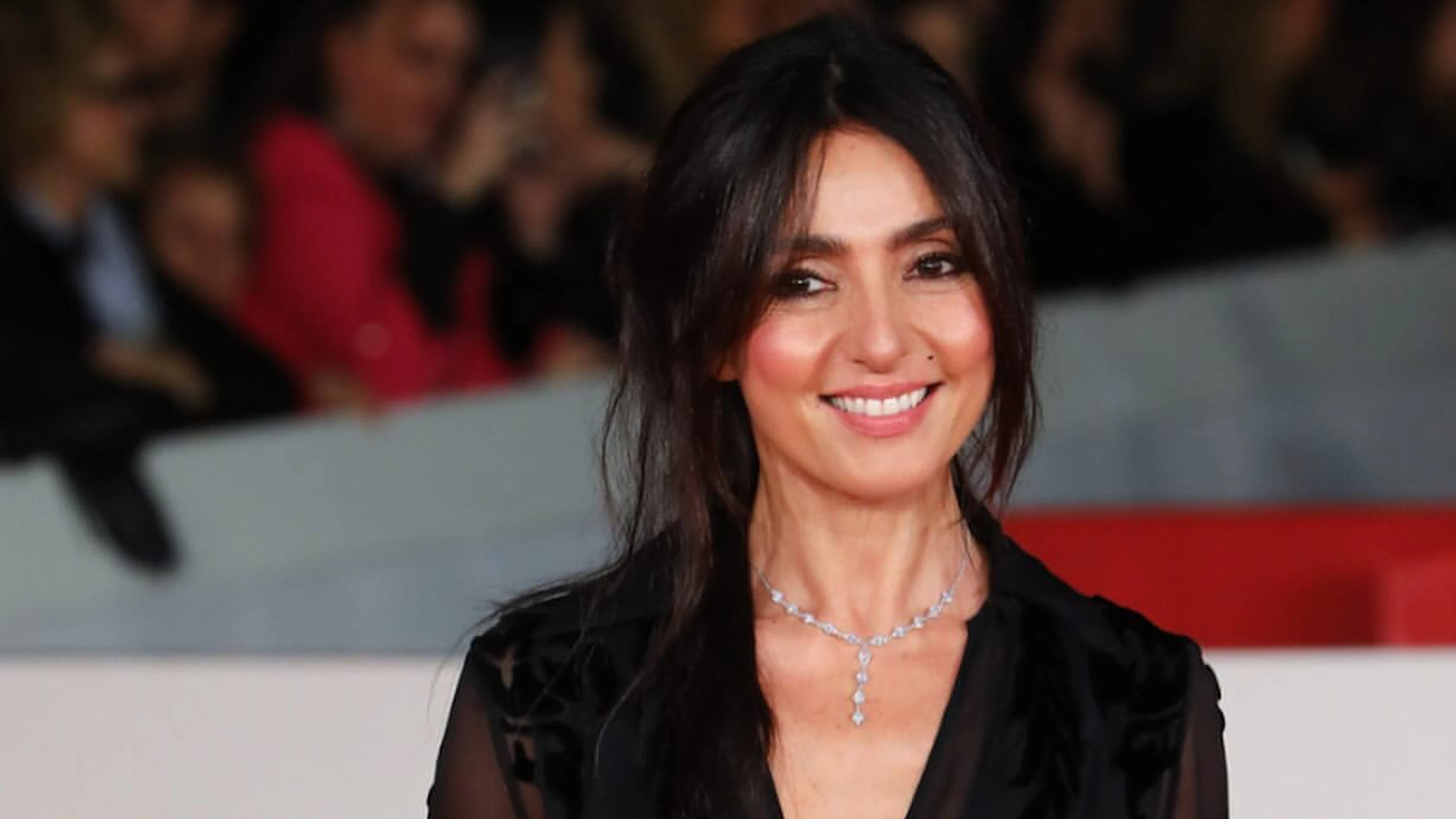 Ambra Angiolini racconta della bulimia: «Tu non sei le ferite che ti sei provocata»