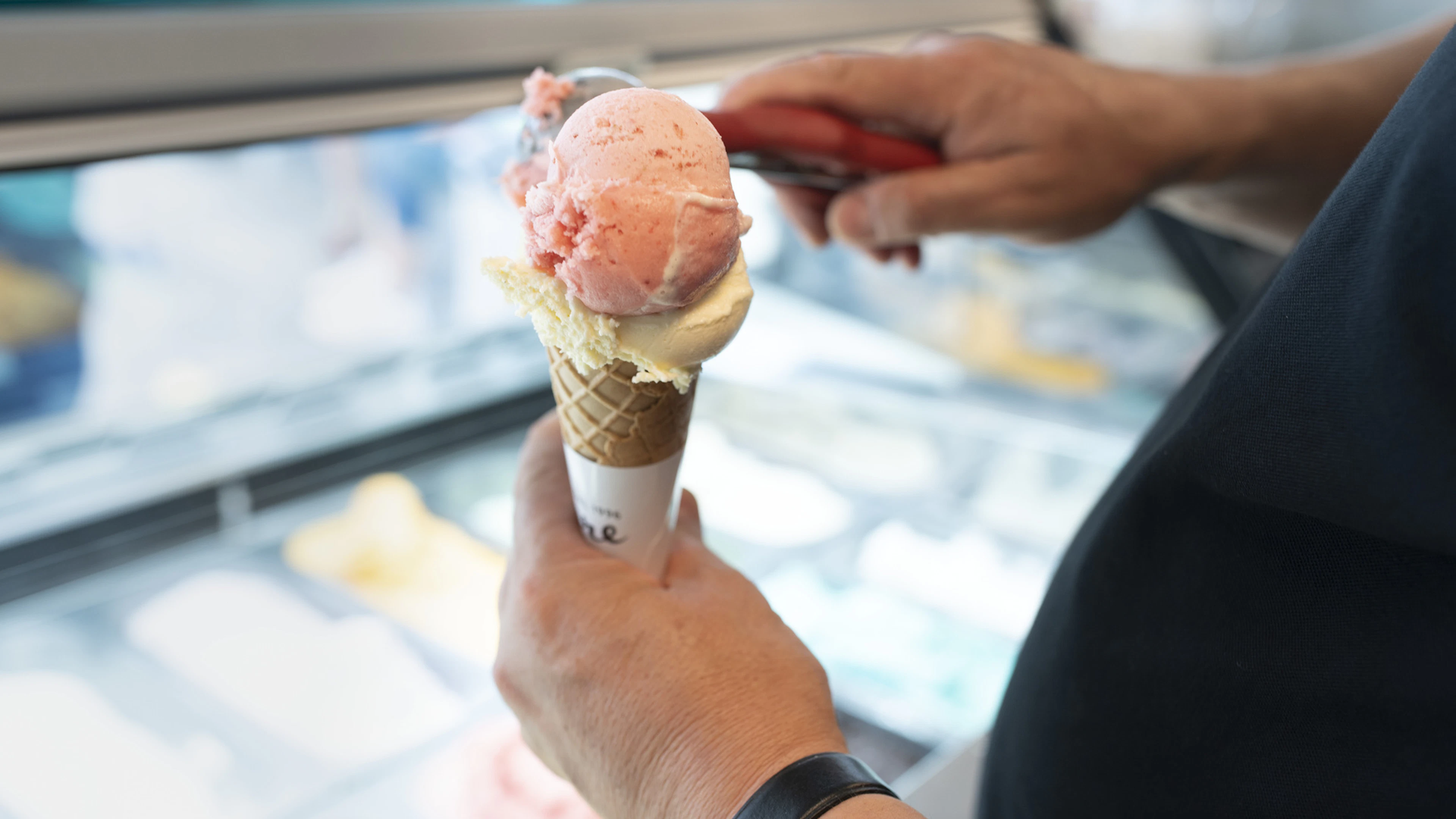 Dalla salsa di soia al dentifricio, a Londra torna l'esperimento che trasforma la dispensa in gelato