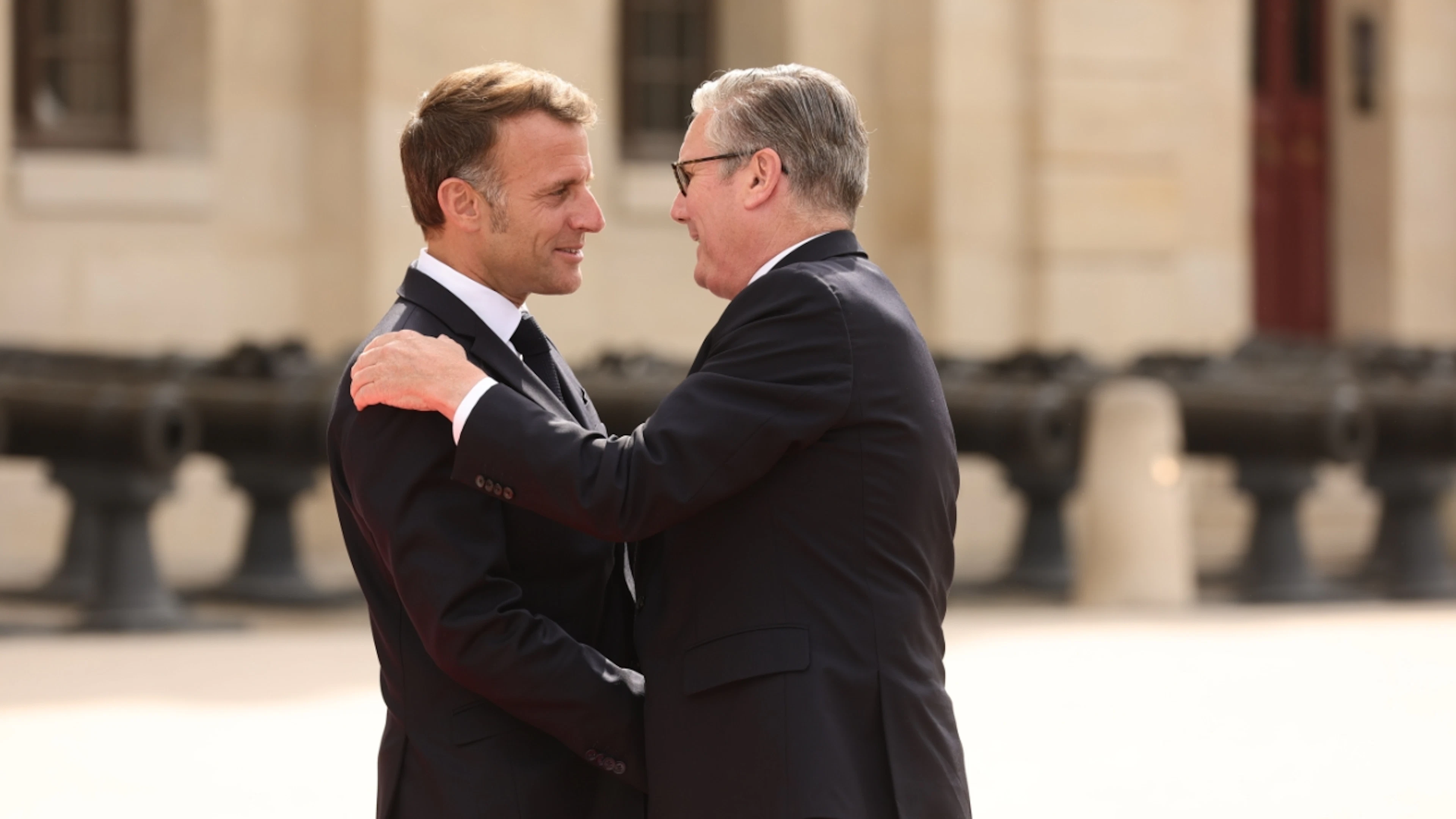 Emmanuel Macron a décerné la Légion d'honneur à Keir Starmer