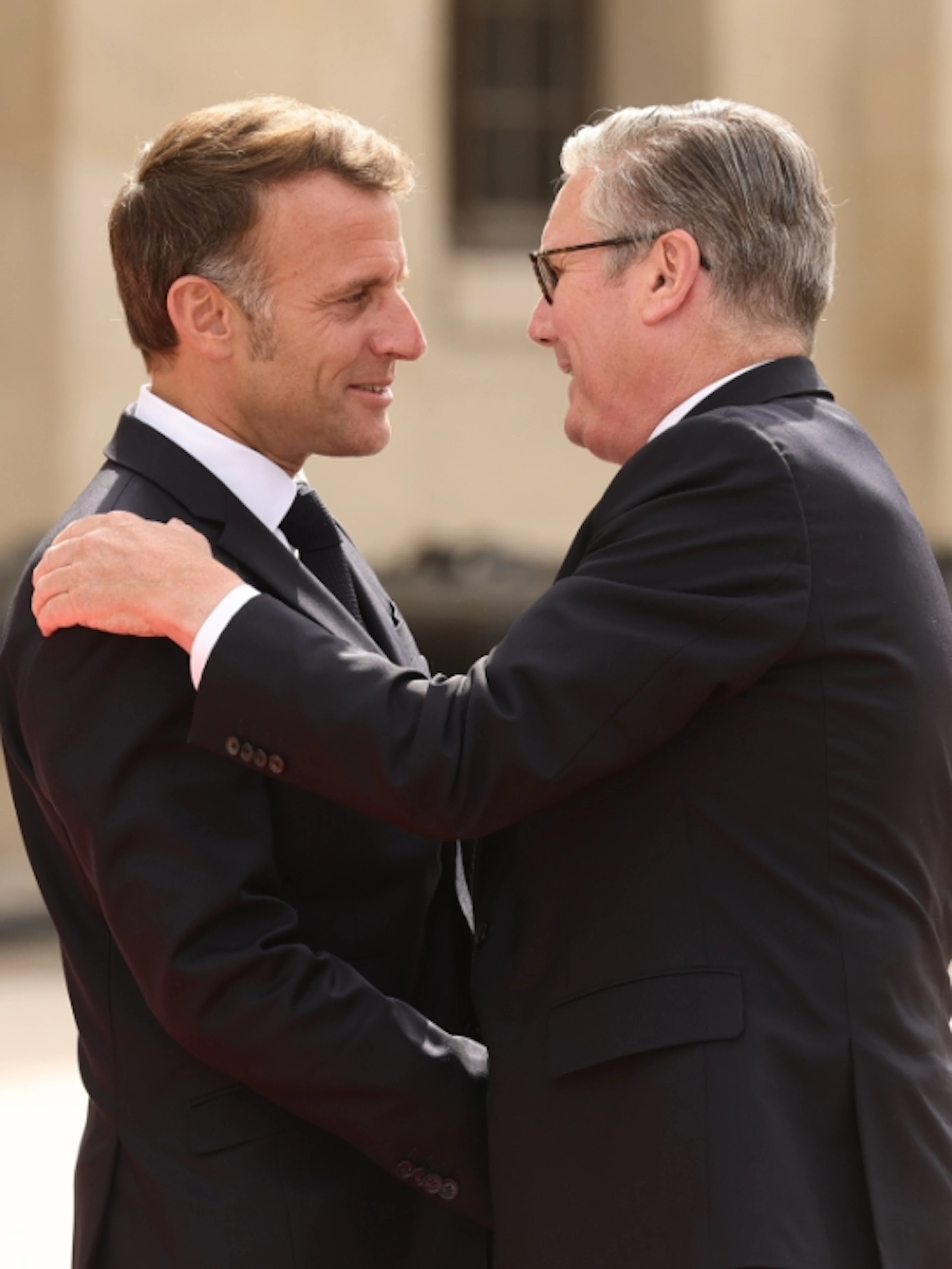 Emmanuel Macron a décerné la Légion d'honneur à Keir Starmer