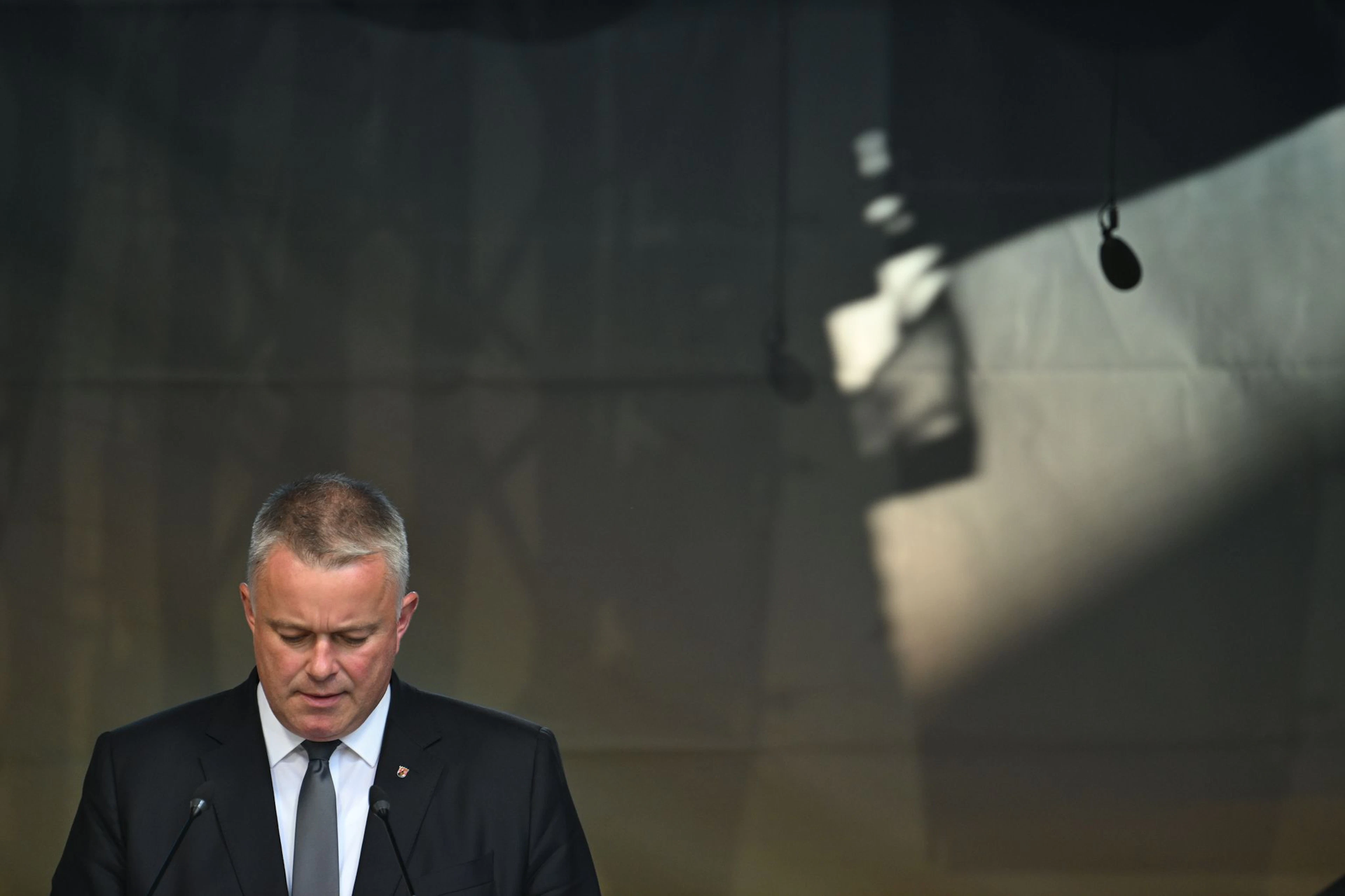Der Staat habe in der Flutnacht versagt, sagt Ministerpräsident Schnieder.