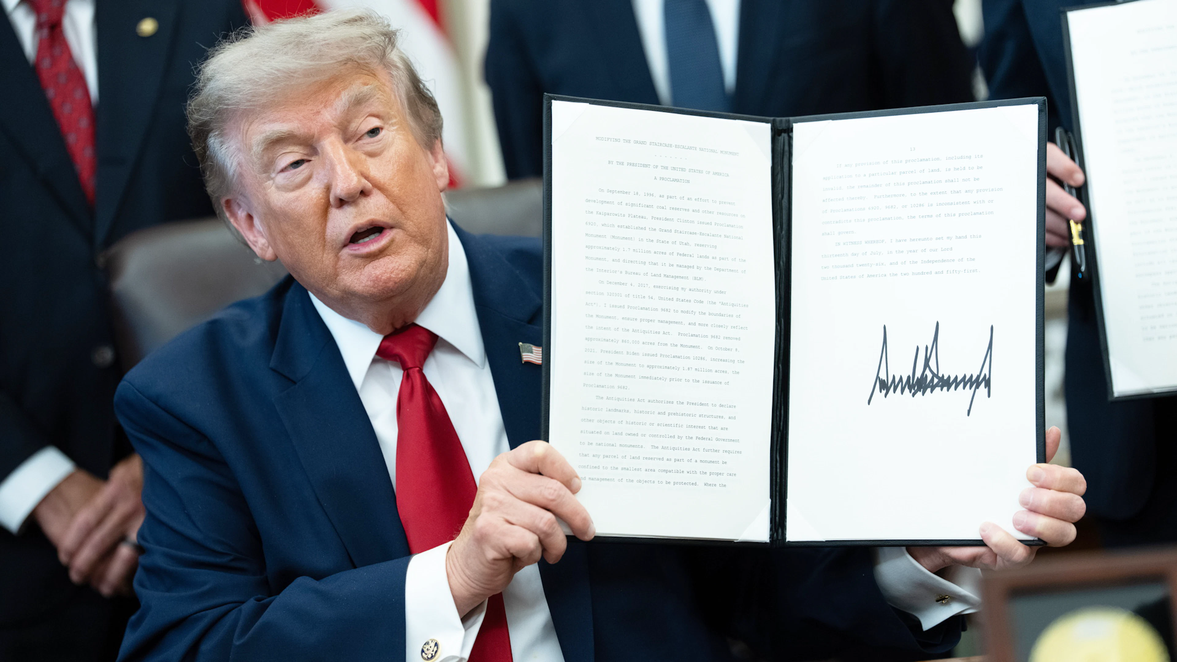 Donald Trump a signé lundi un décret réduisant la superficie de deux zones protégées de l'Utah.