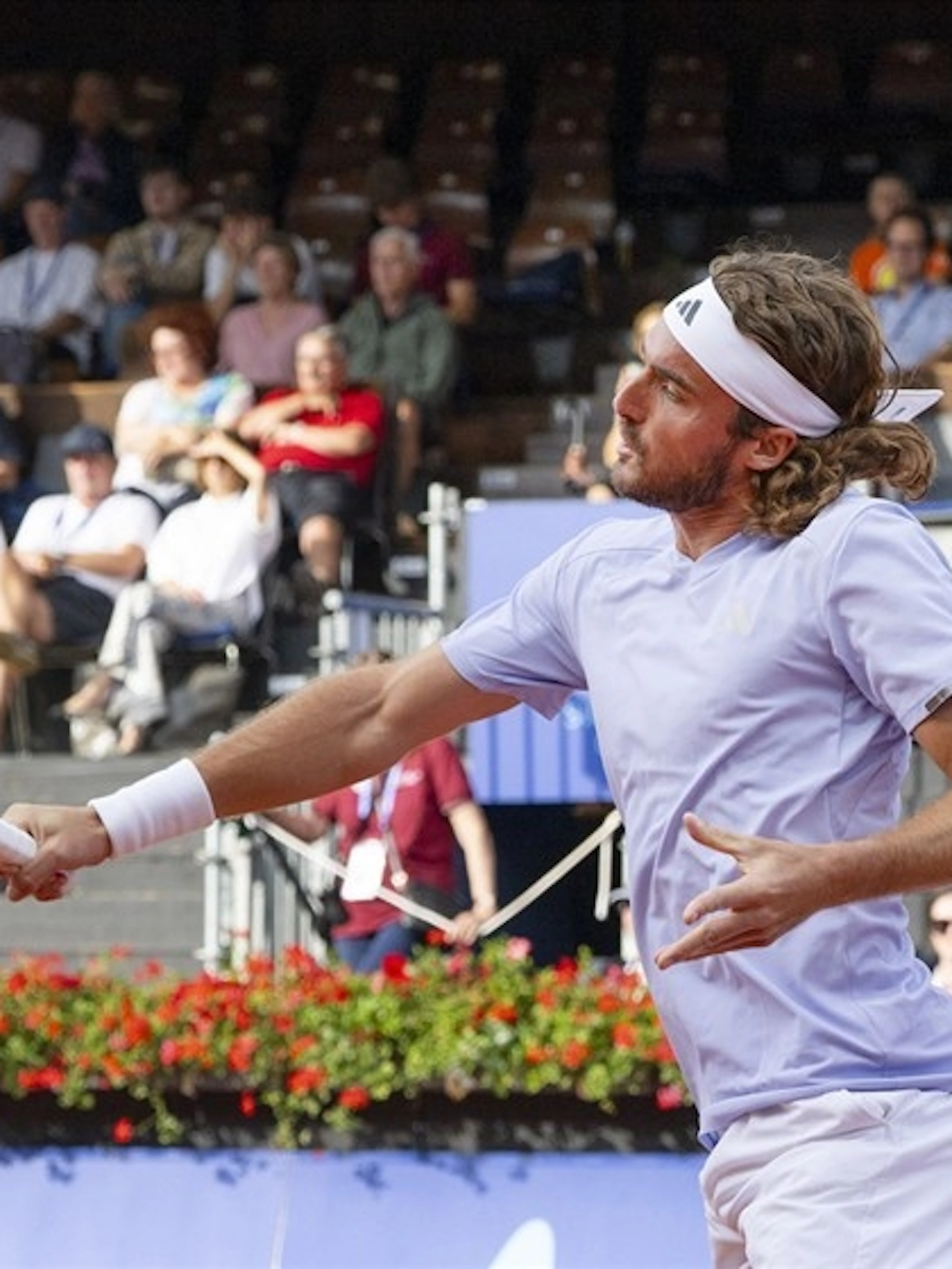 Interrotta la sfida tra Tsitsipas e Kym a Gstaad, riprenderà giovedì