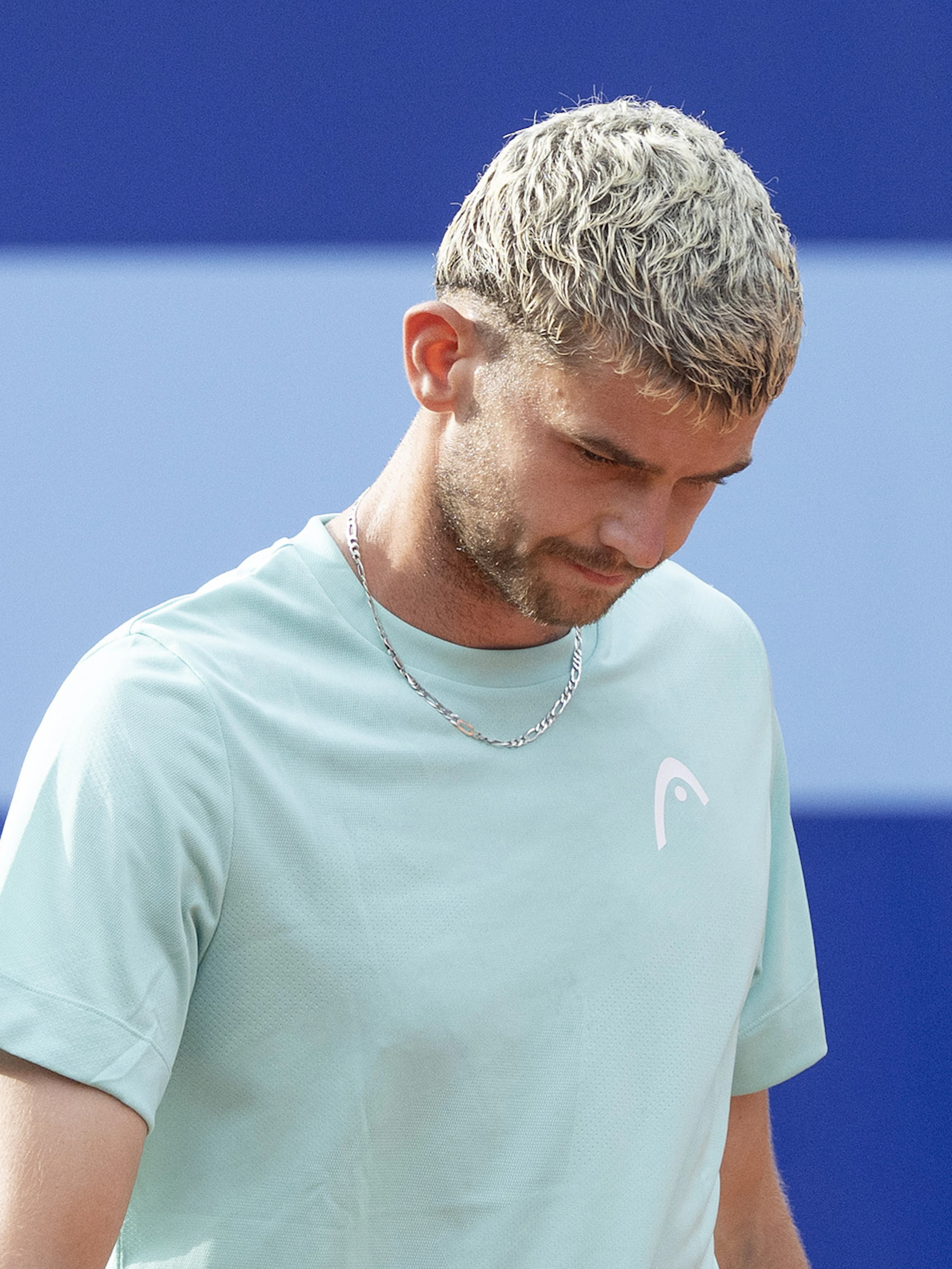 Kym pousse Tsitsipas dans ses derniers retranchements, le match interrompu