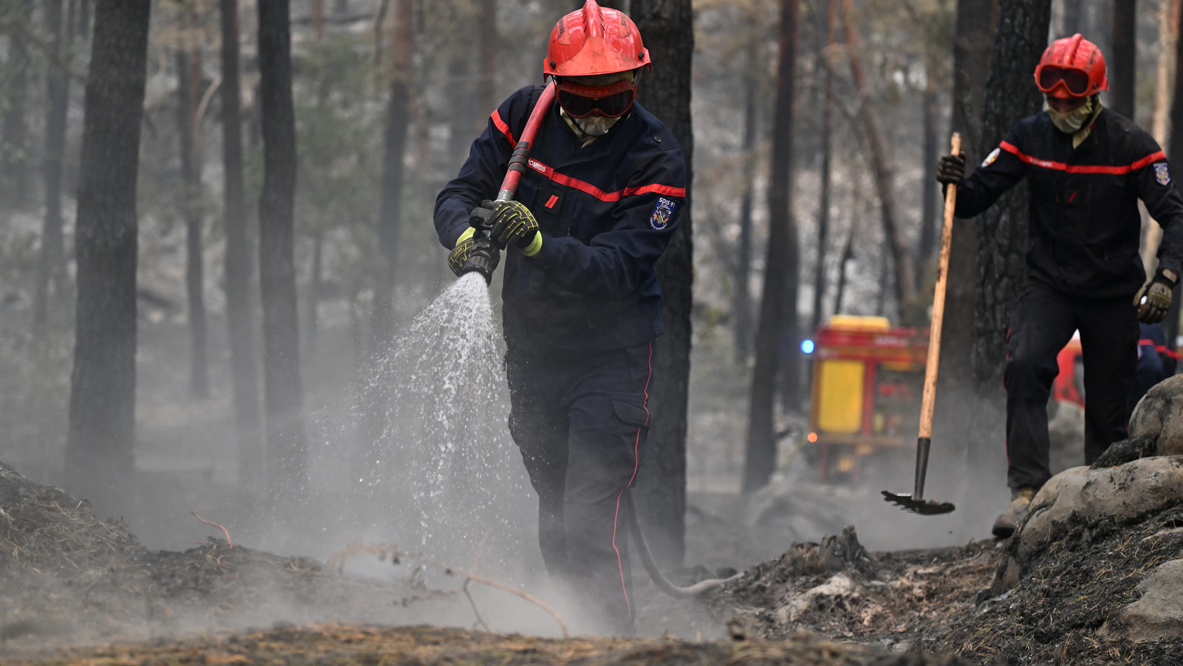 Fontainebleau: le combat continue contre les reprises de feux
