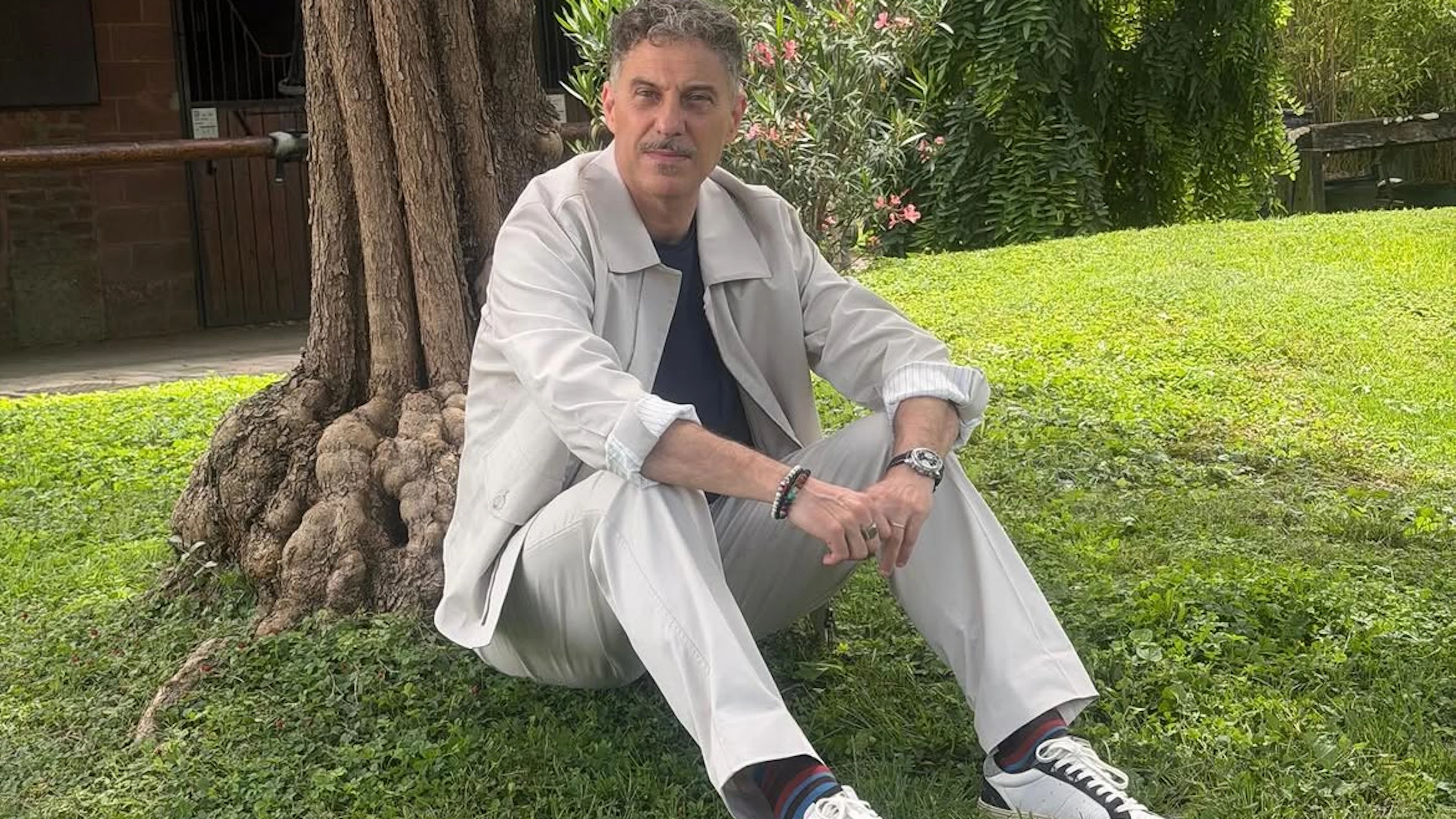 Gabriele Corsi si racconta: «Vado a letto alle 21.30 e fino al venerdì niente birra»