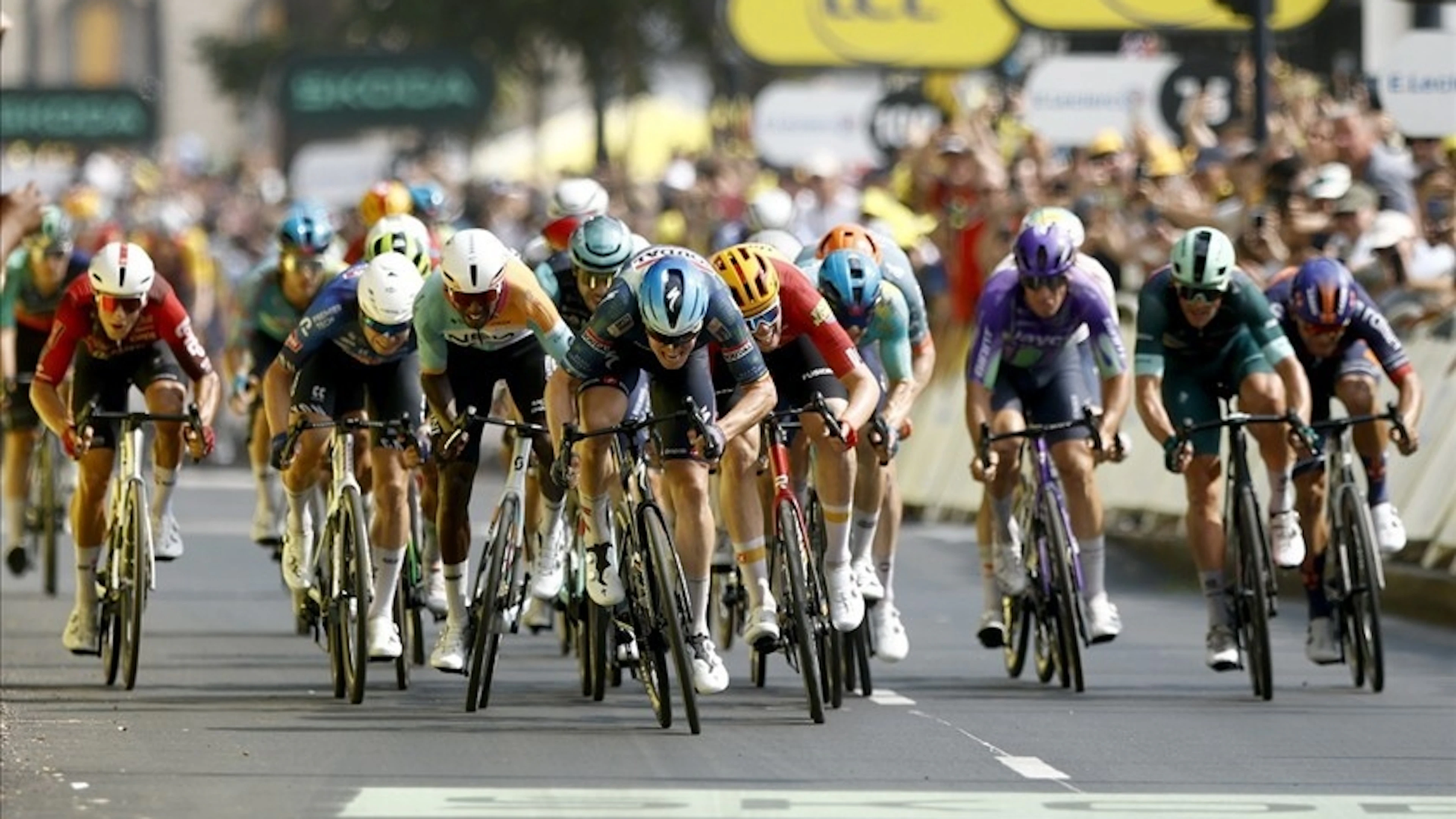 Waerenskjold si impone nell’11a tappa del Tour de France