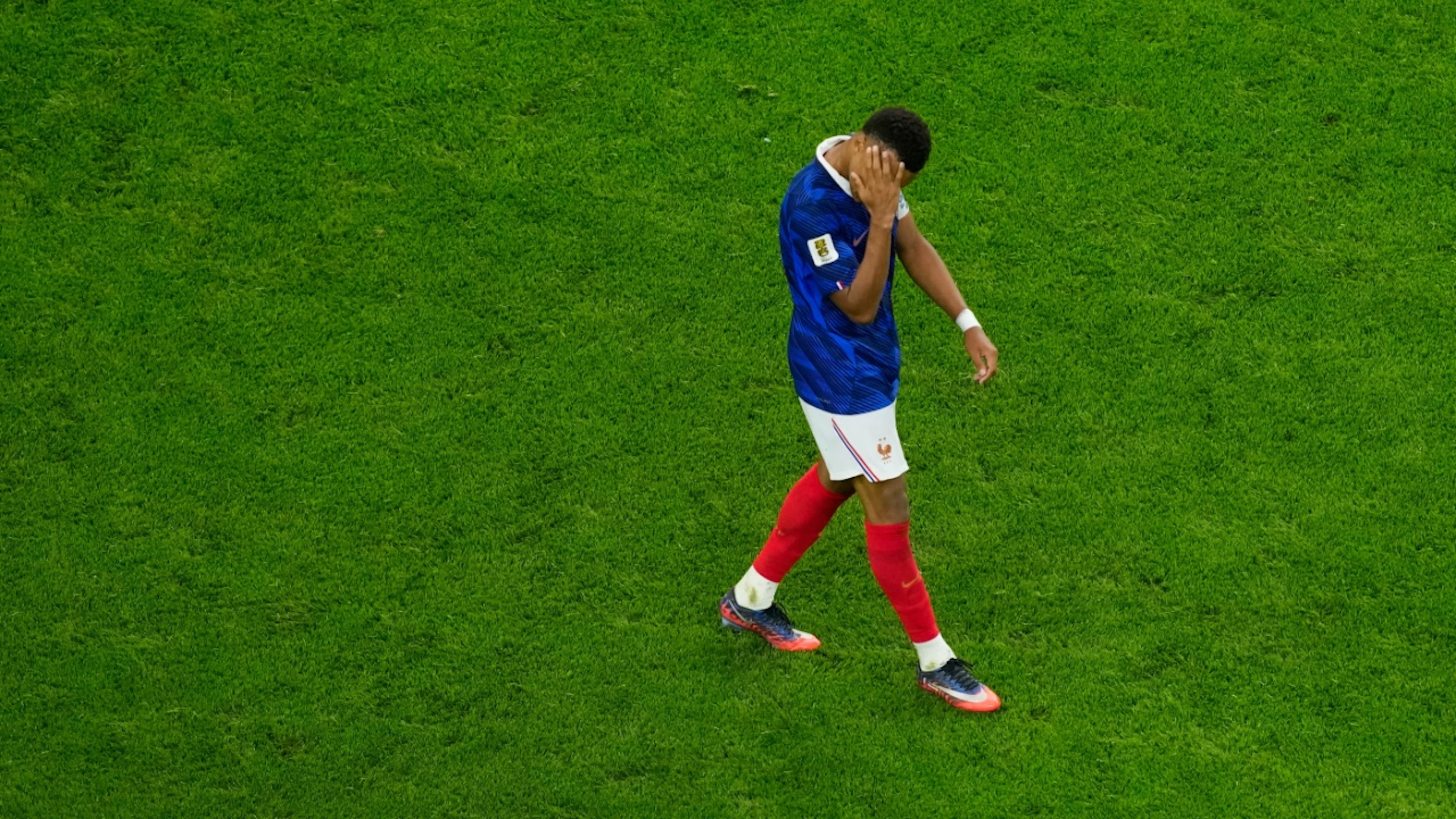 Frankreich schlägt im Halbfinal gegen Spanien hart auf