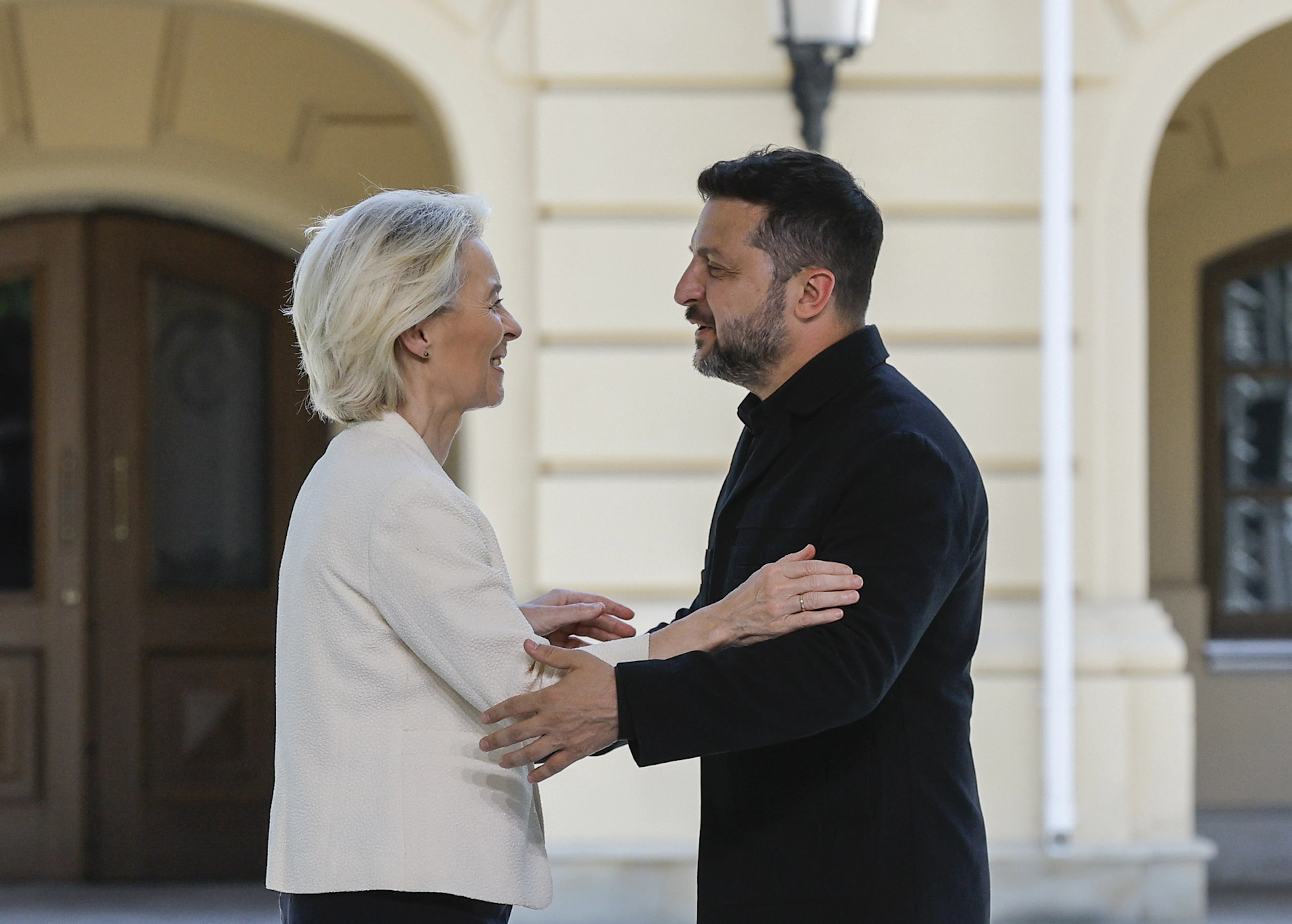 La presidente della Commissione europea Ursula von der Leyen si è recata a Kiev.