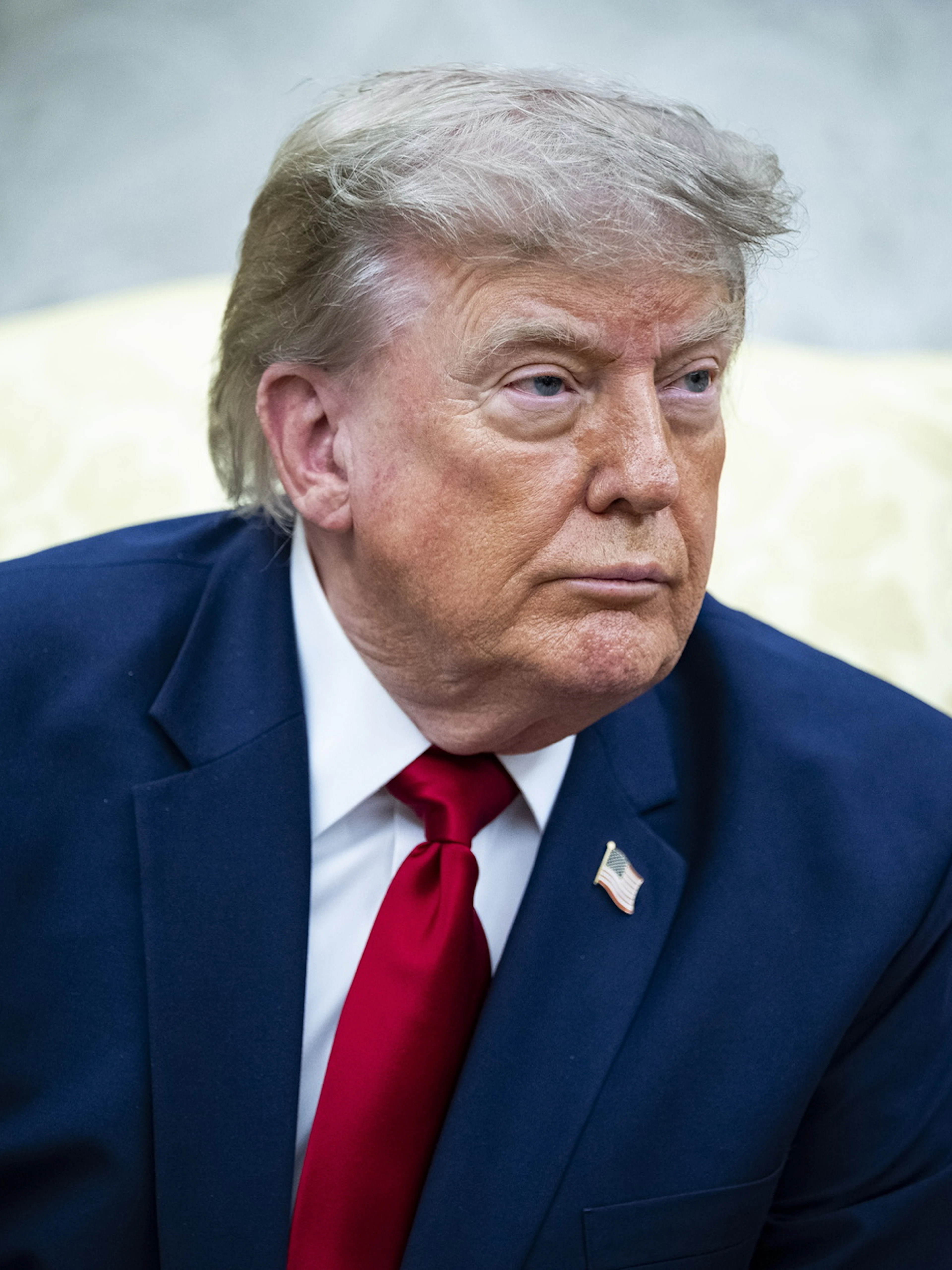 Paralisi a Hormuz, Trump non ferma i raid e prepara l'escalation