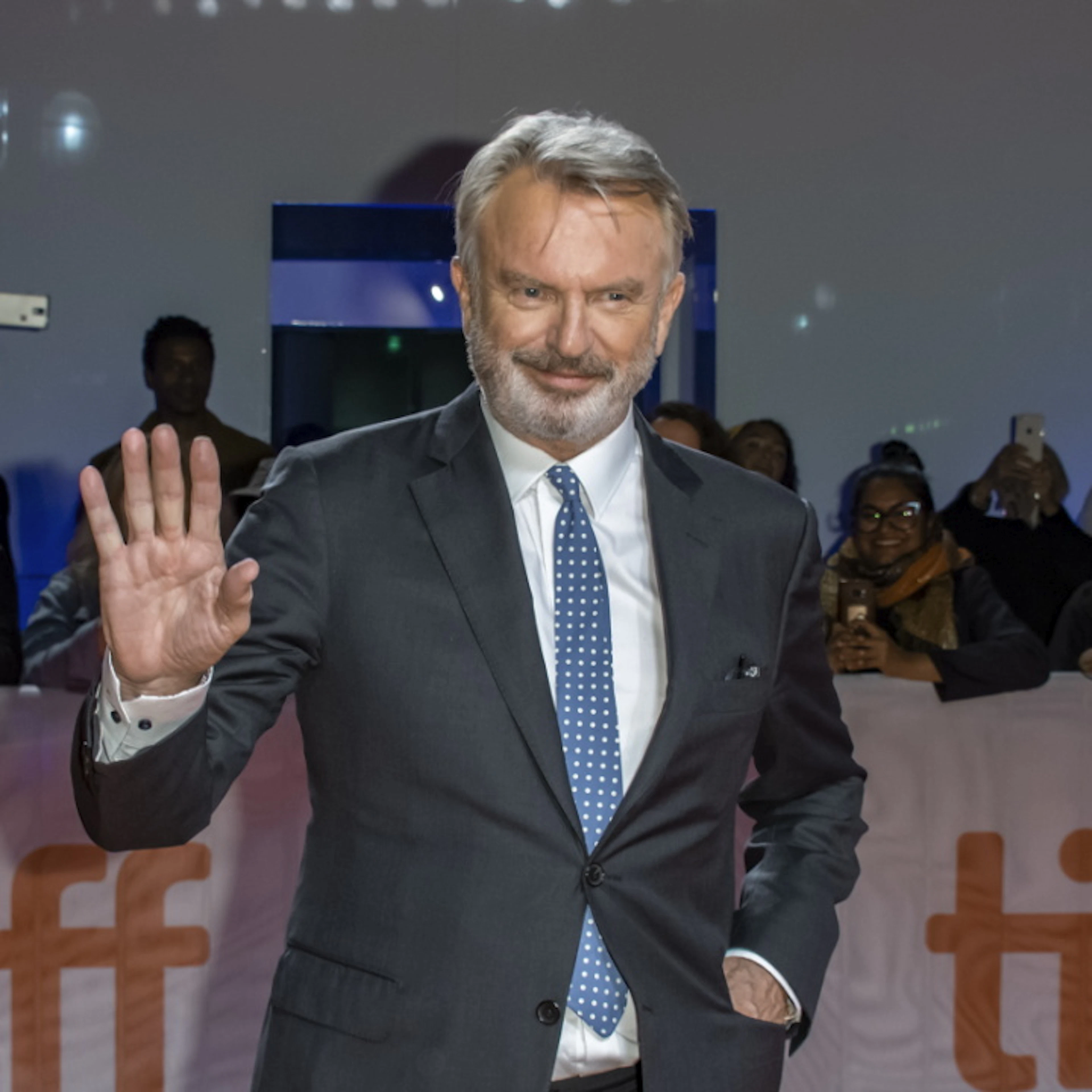 Son agent «clarifie certains détails»
