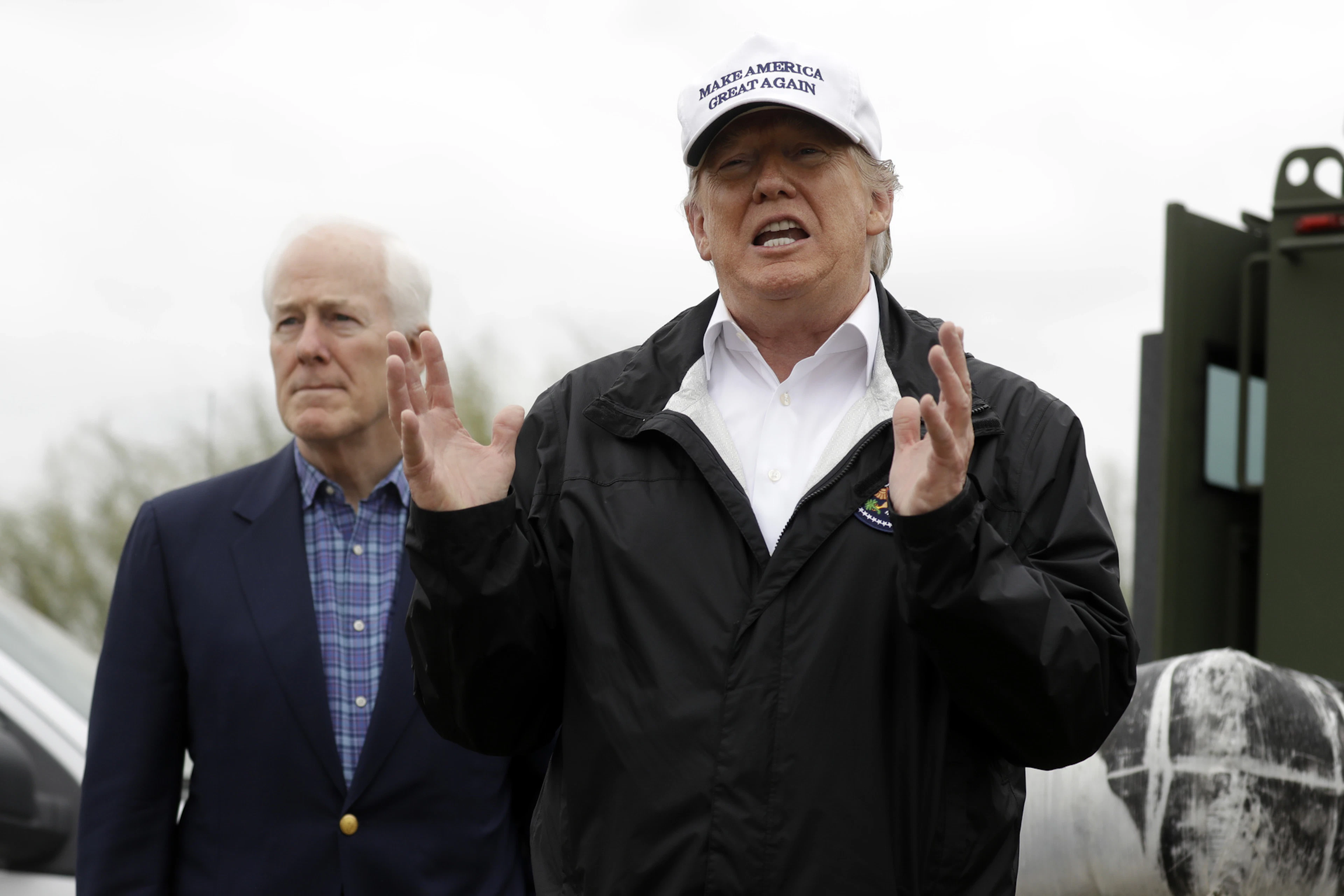 À l'époque, tout allait encore bien entre eux : le sénateur texan John Cornyn accompagnait le président américain Donald Trump lors d'un discours prononcé en janvier 2019, au cours de son premier mandat.