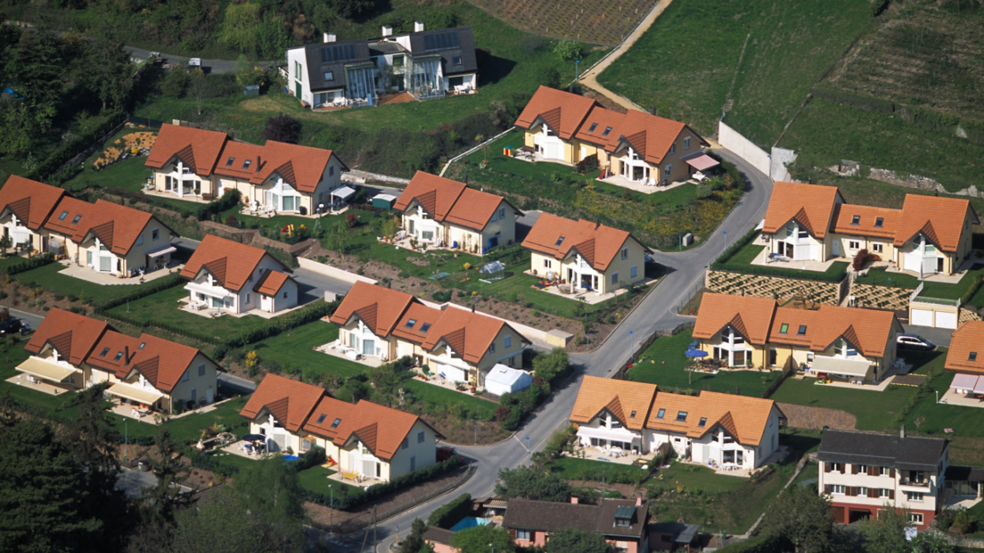 Prices for single-family homes have risen by about 4 percent year-over-year. (File photo)