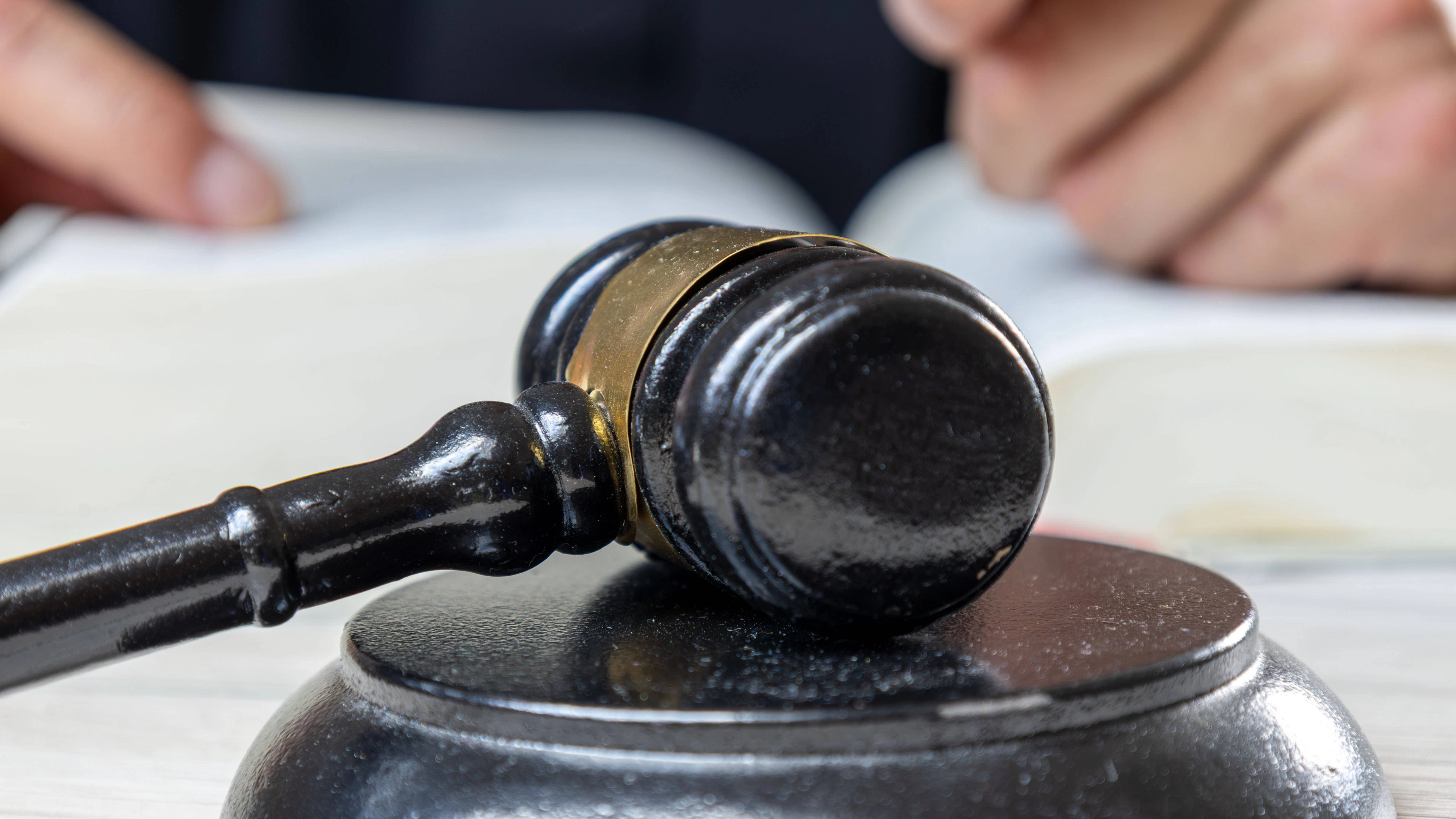 France : vers une imprescriptibilité des crimes commis sur les mineurs