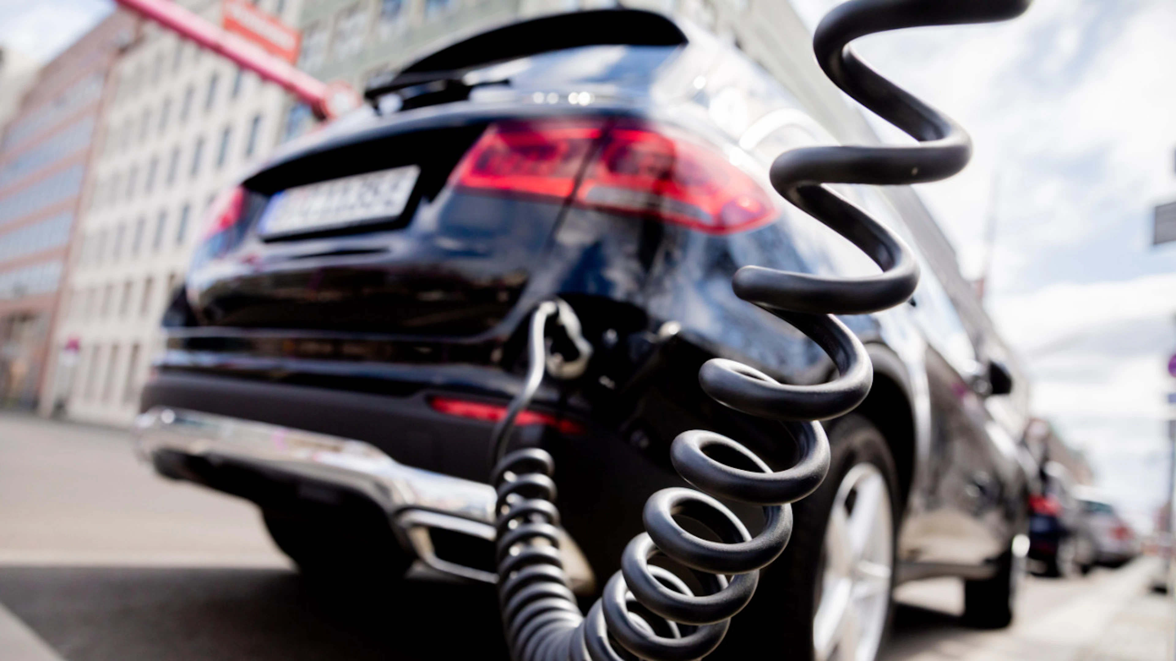 Empa: i veicoli ibridi plug-in consumano più del previsto