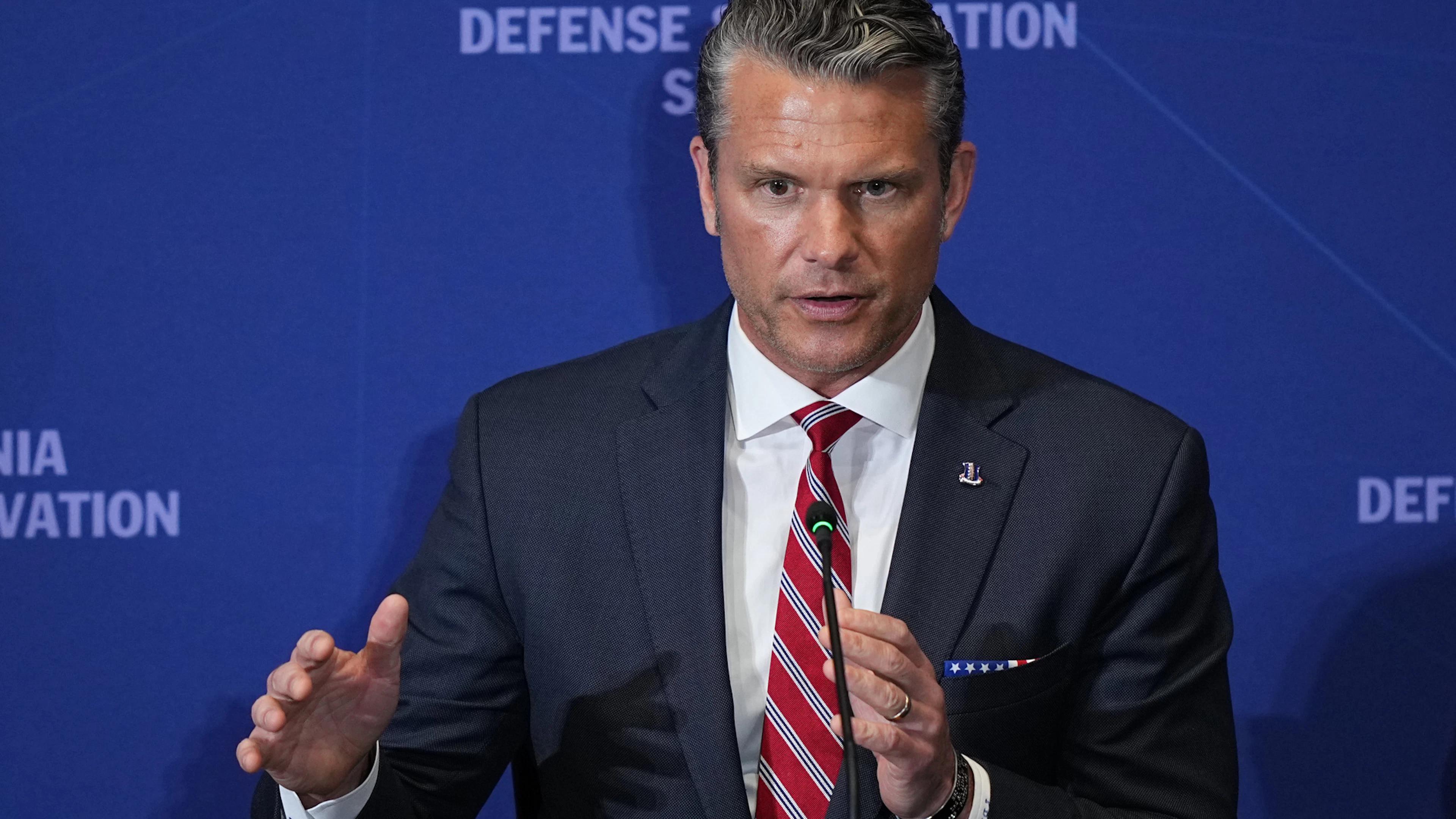 Pour Hegseth, un bon soldat doit avoir beaucoup de testostérone