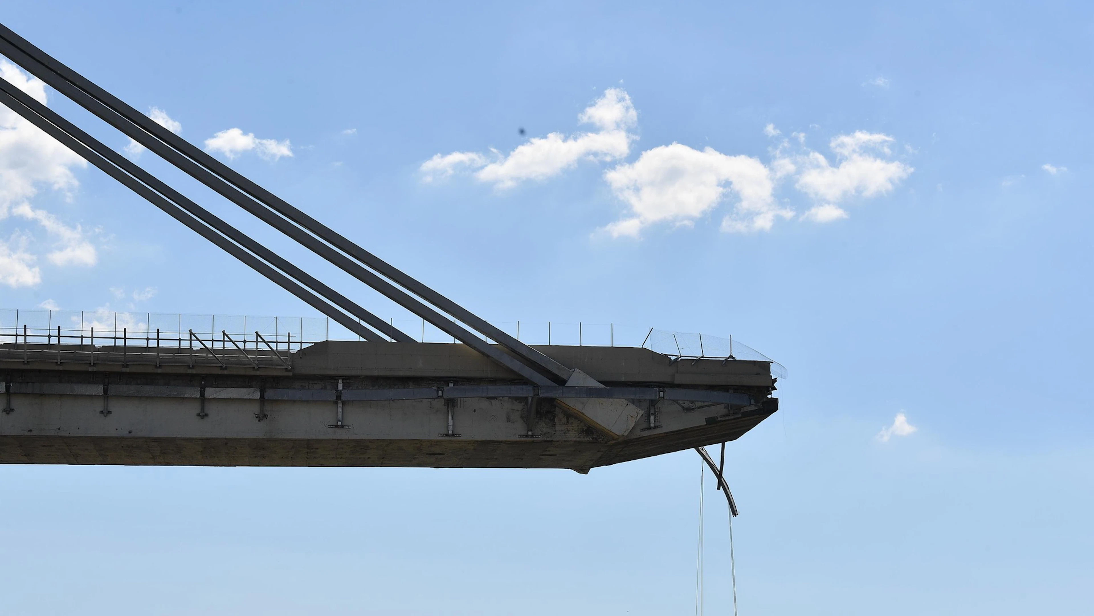 «Una giornata dal peso storico»: ecco le condanne per il crollo del ponte Morandi
