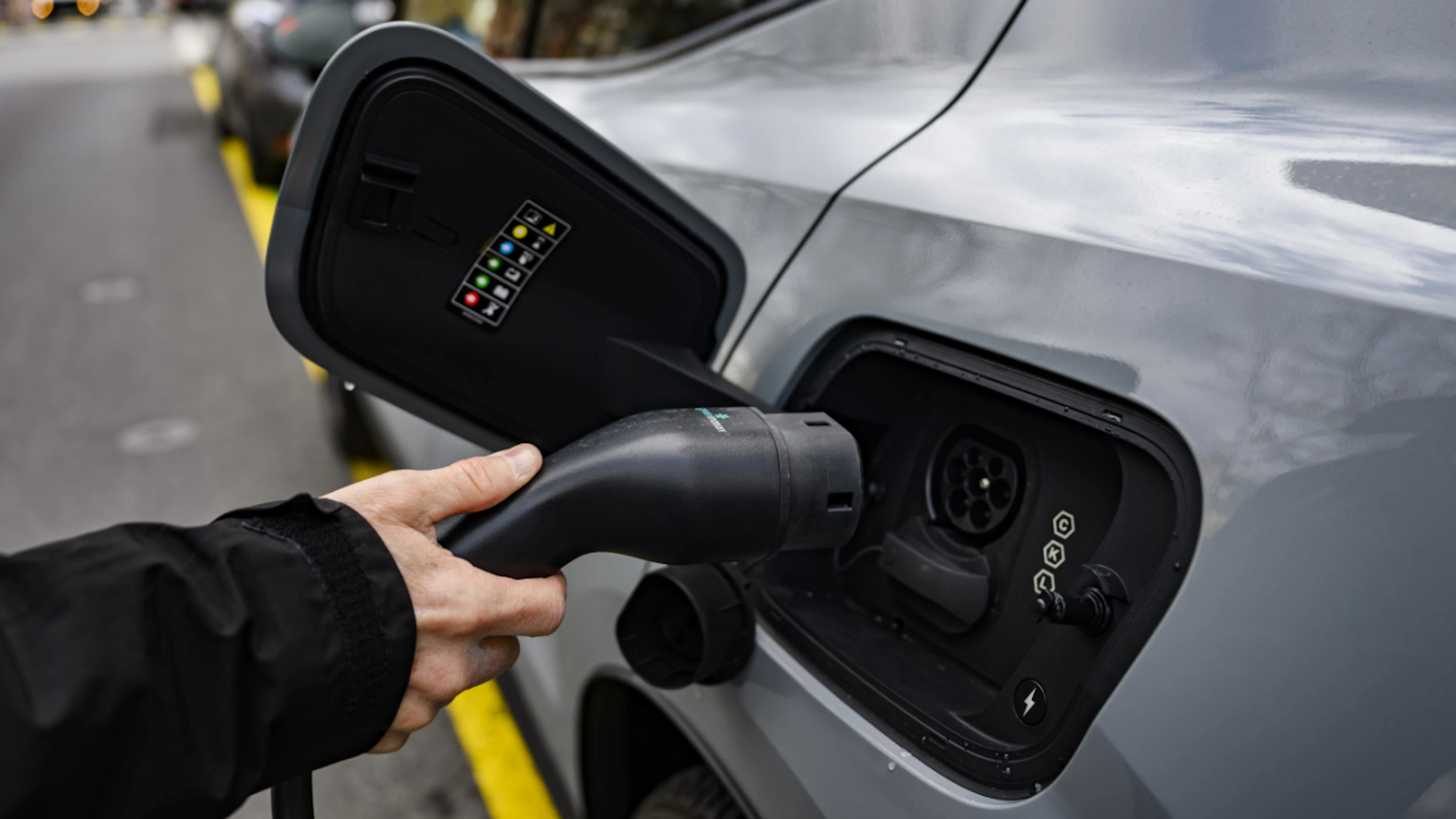 Molti pensano che la nuova loro auto sarà elettrica.