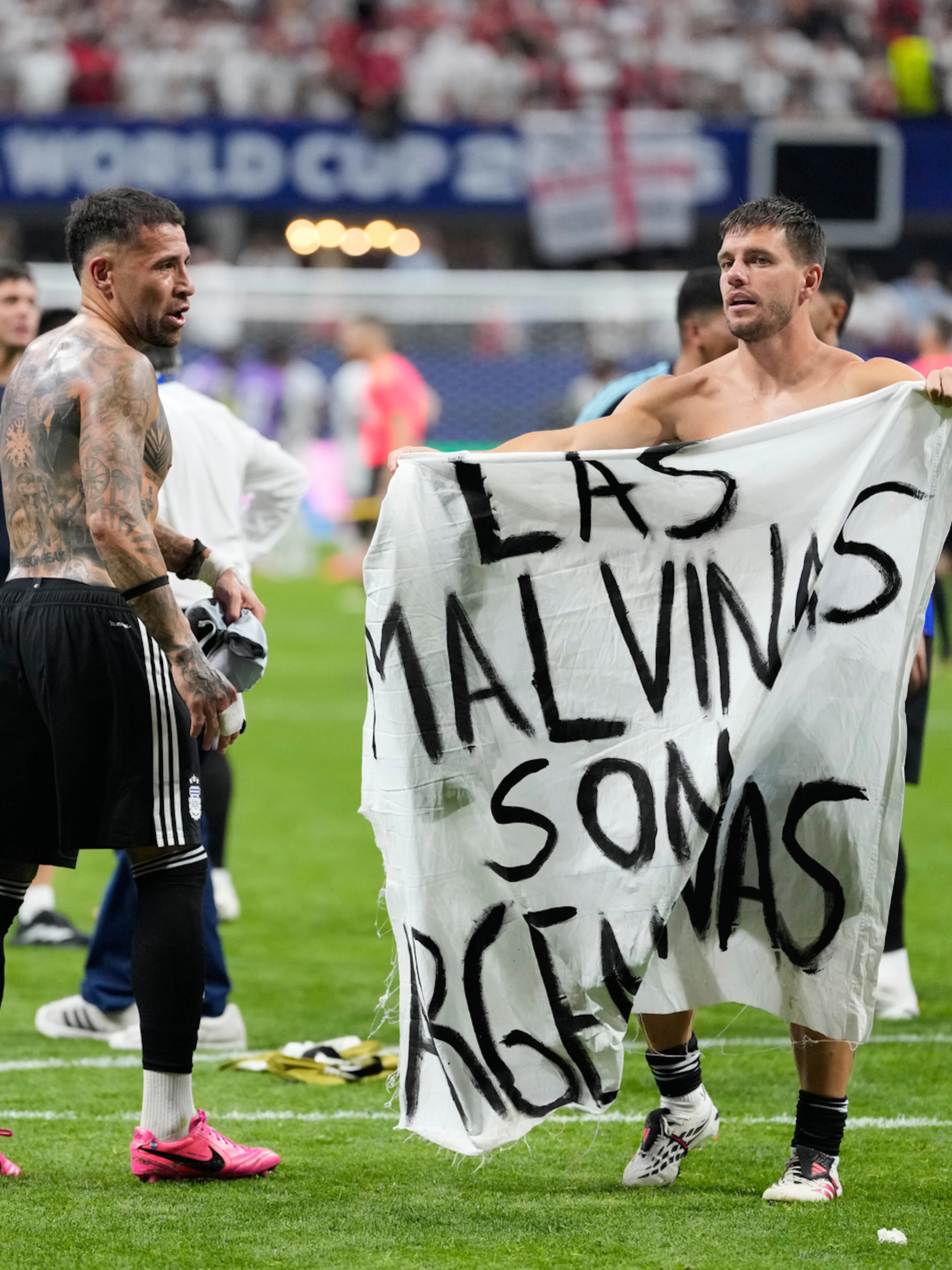 «Patriotisme bon marché» ou provocation ? La FIFA se saisit de l'affaire