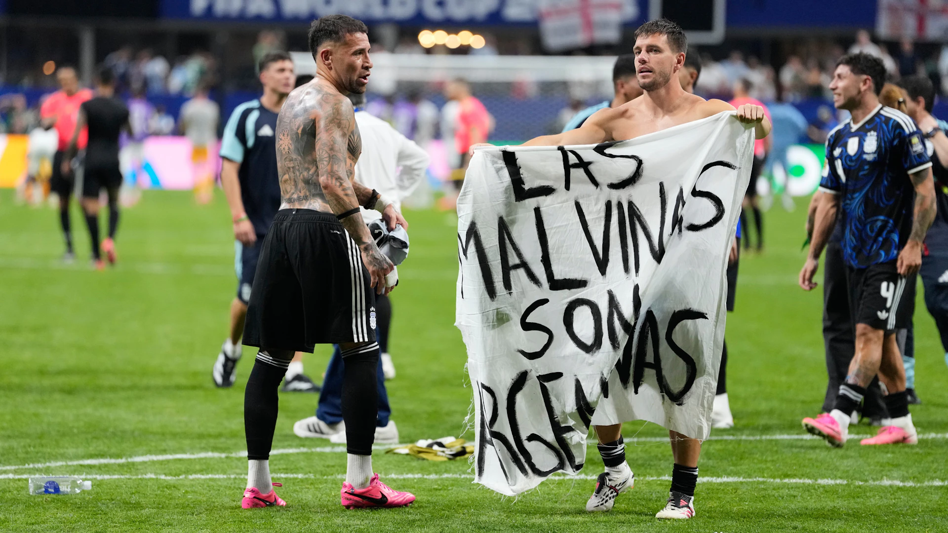 «Patriotisme bon marché» ou provocation ? La FIFA se saisit de l'affaire