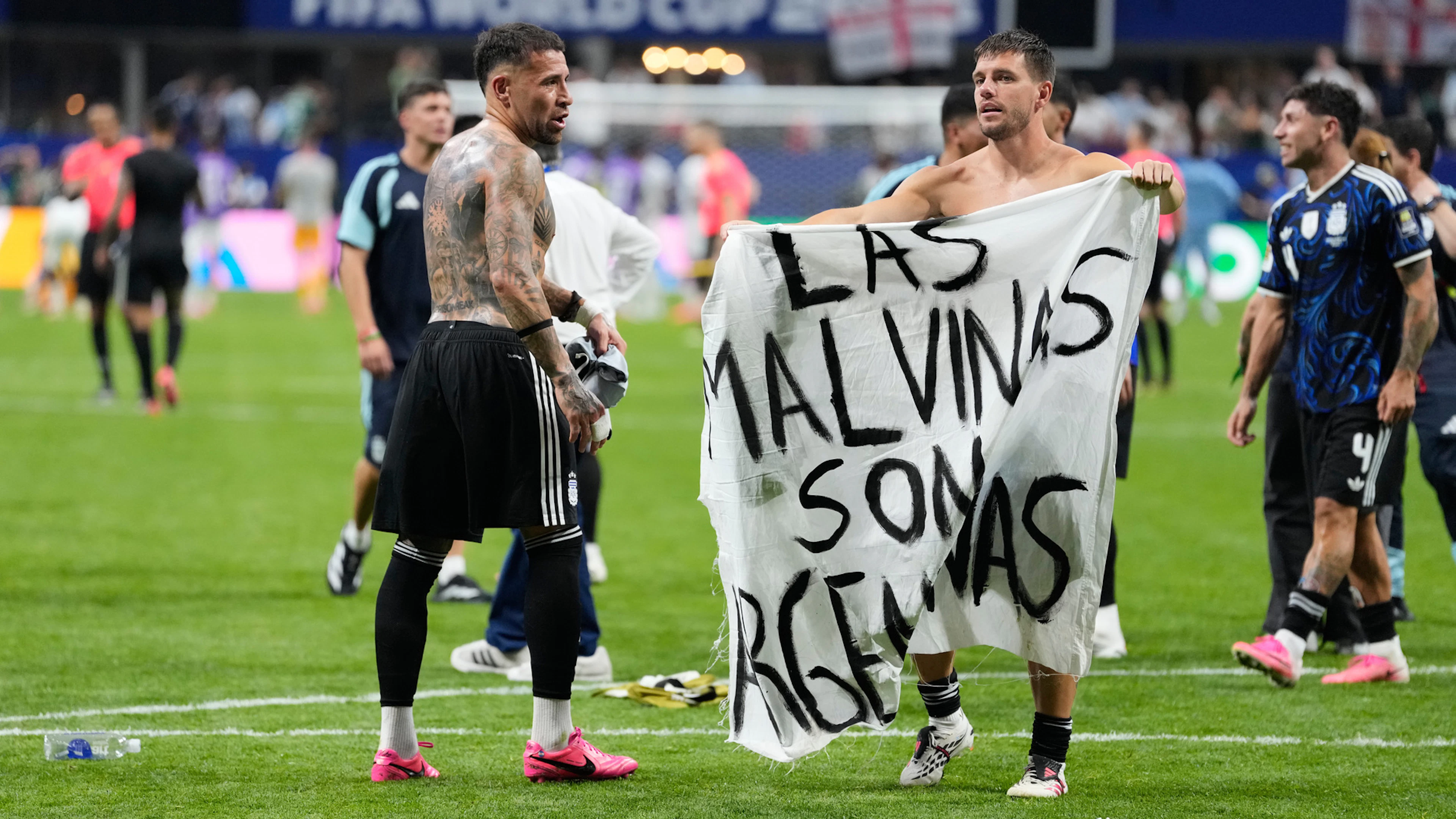 «Patriotisme bon marché» ou provocation ? La FIFA se saisit de l'affaire