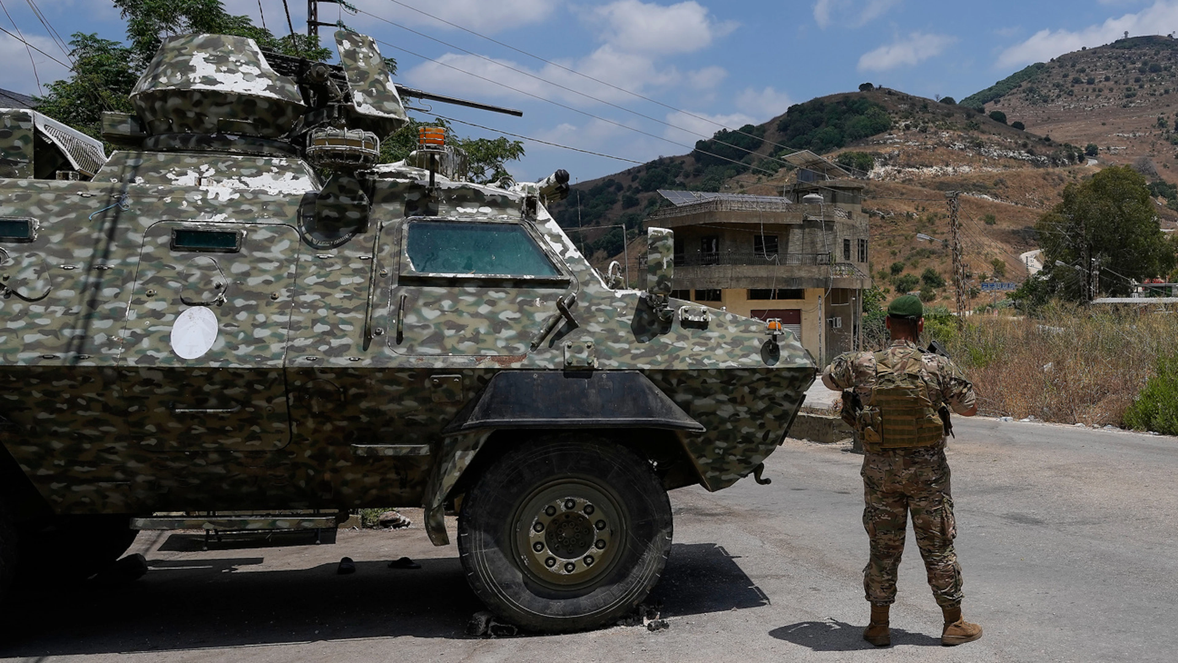 Escalation totale: raid USA sulle infrastrutture iraniane e rappresaglia di Teheran contro le basi americane