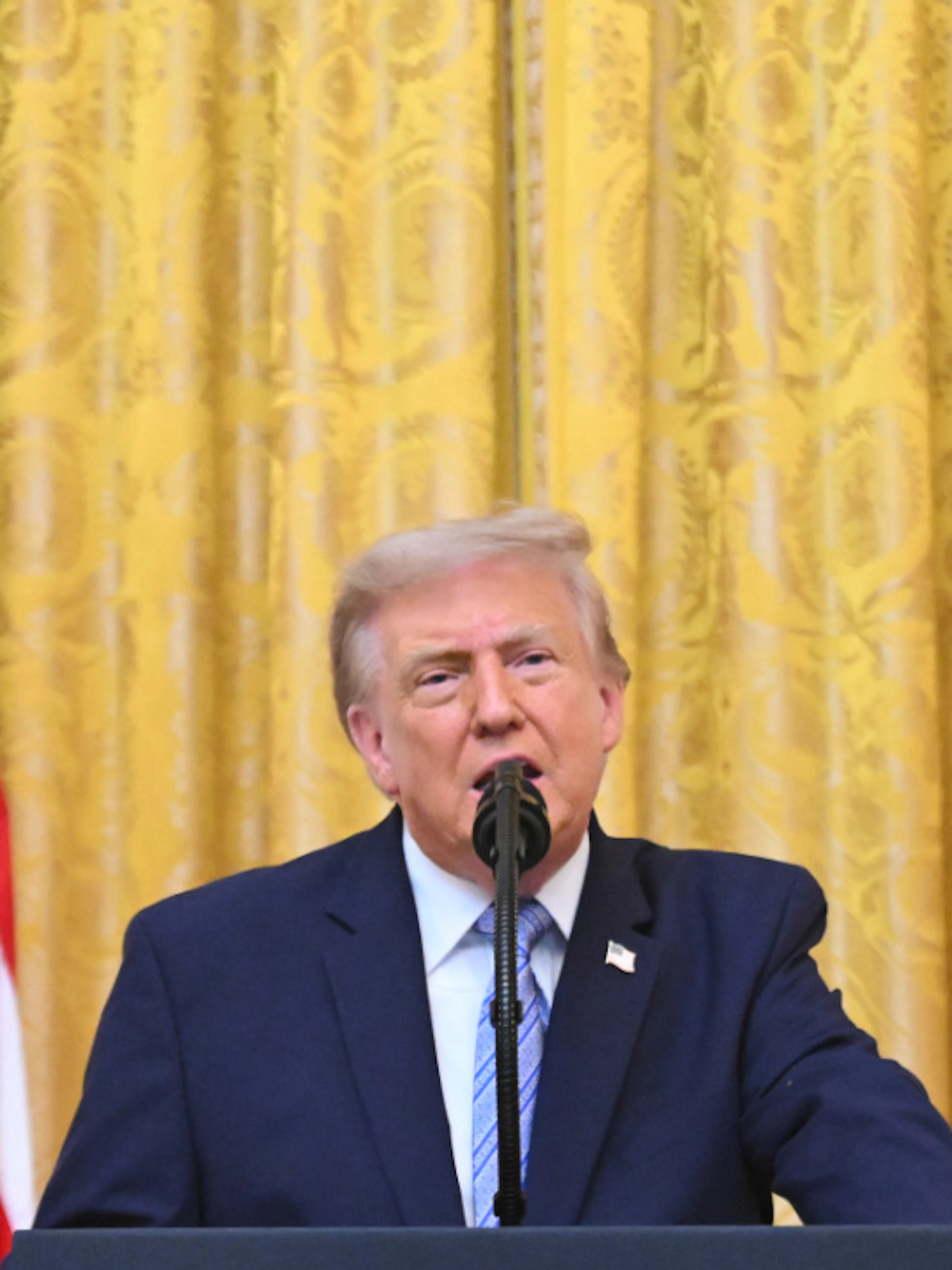 Trump denuncia: «Il nostro sistema elettorale è a rischio brogli, la Cina ha rubato dati»