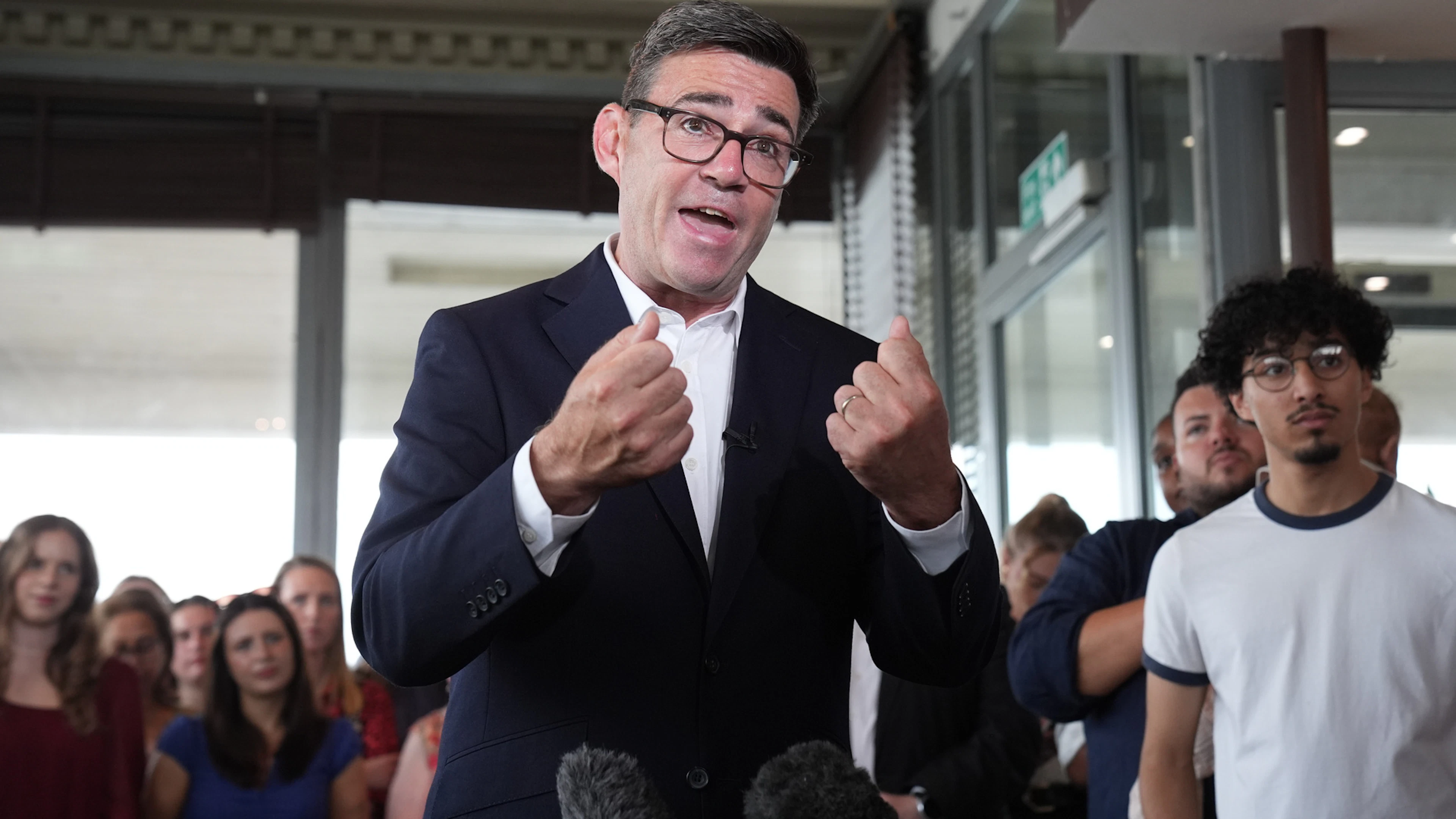 Andy Burnham dans les pas de Starmer sur la scène mondiale