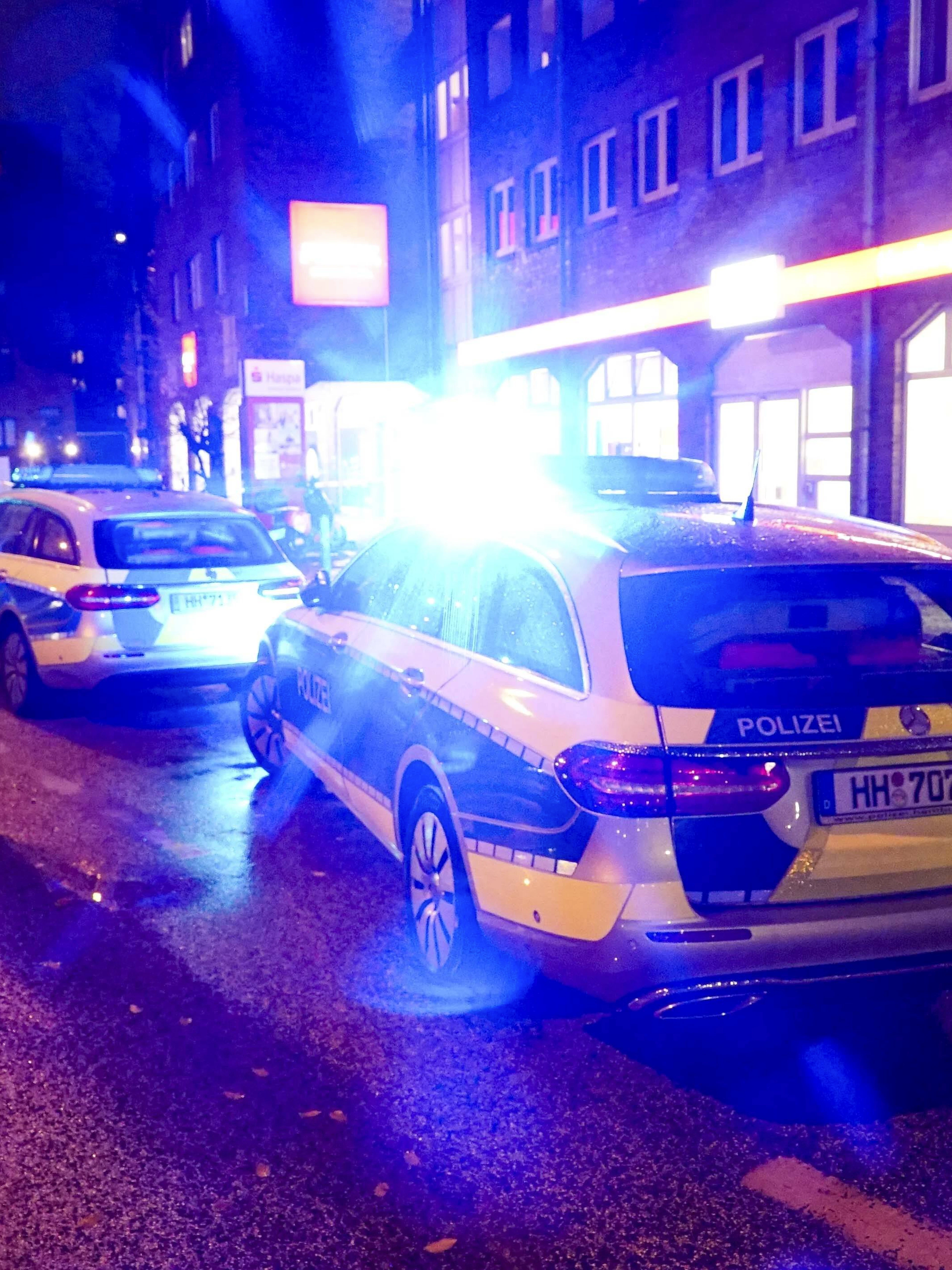 Während sein Fall verhandelt wird, bricht Angeklagter in mehrere Banken ein