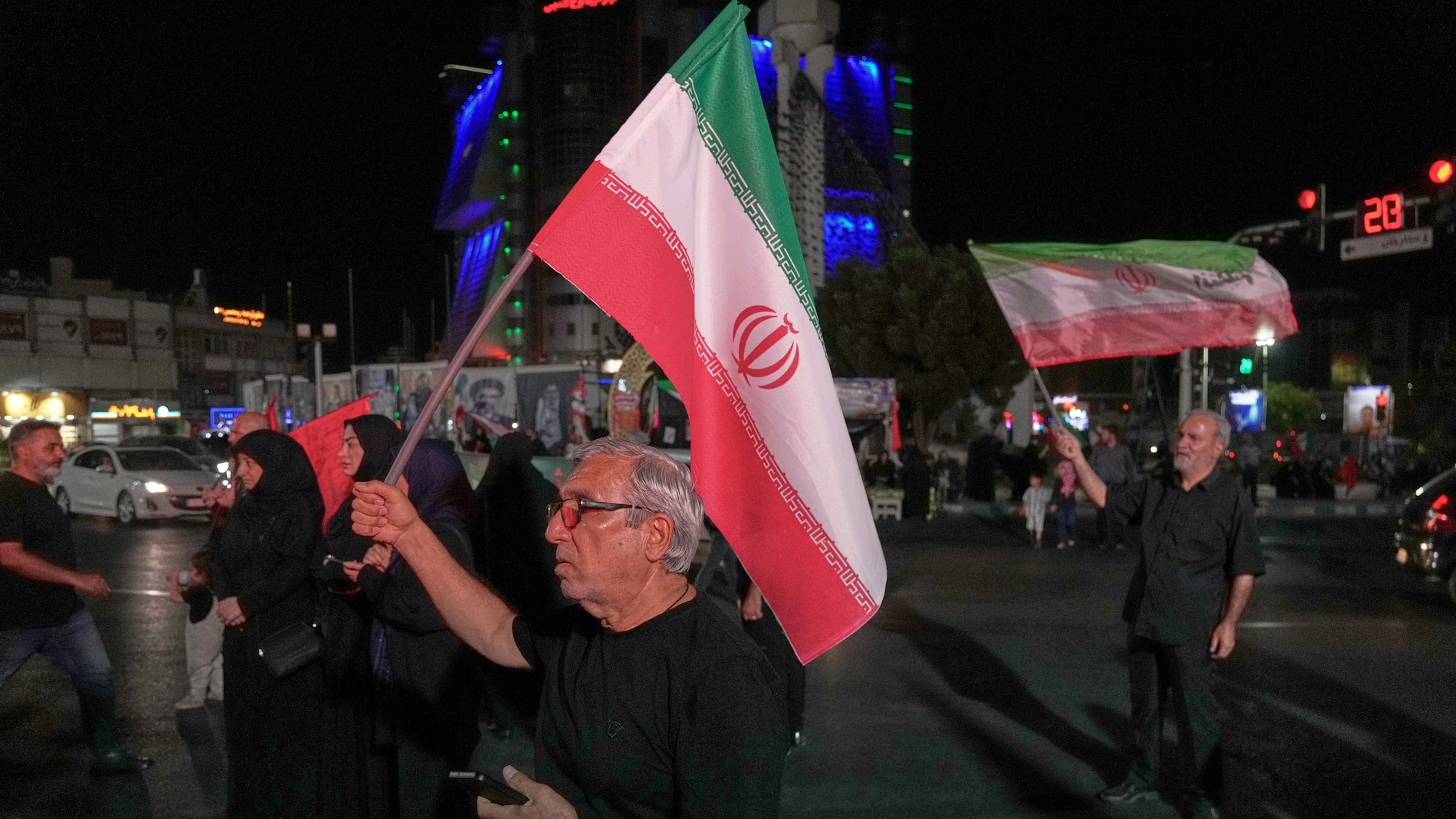 L'Iran sospende l'accordo con gli USA: «La firma di Trump è priva di valore»